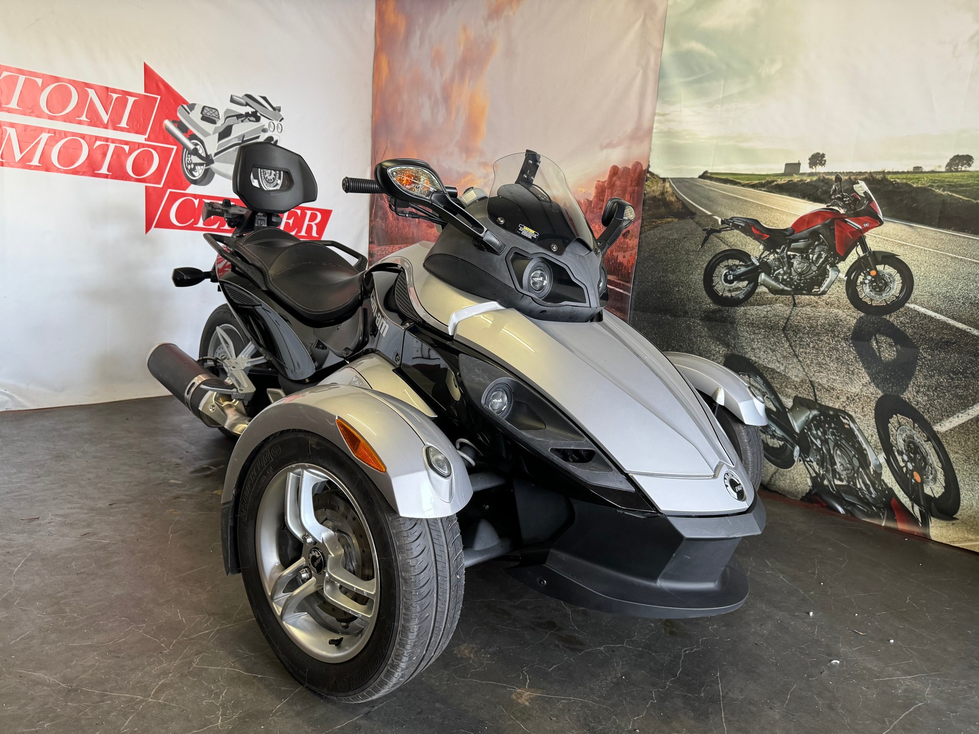 CAN-AM Spyder-image-0