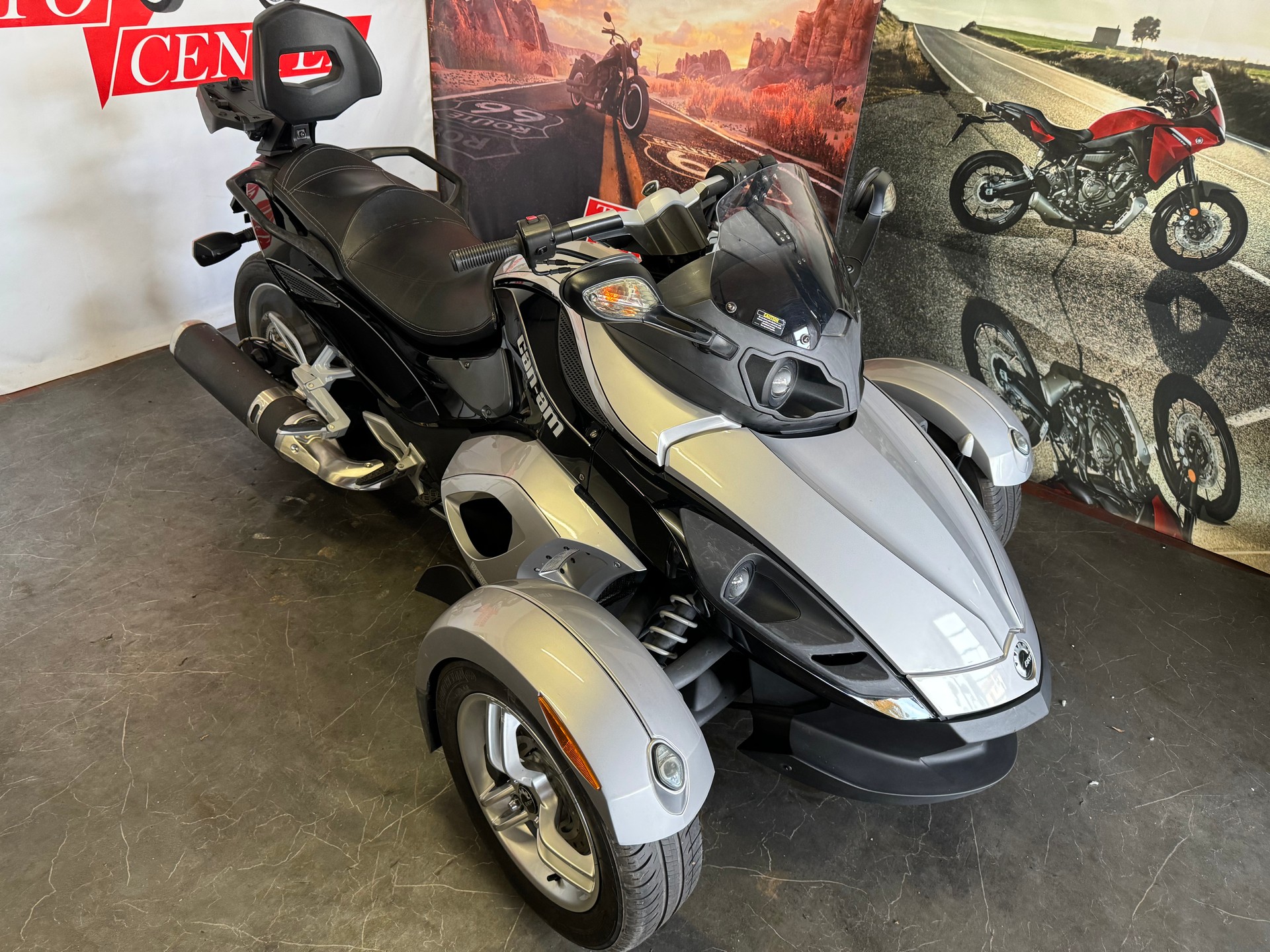 CAN-AM Spyder-image-1