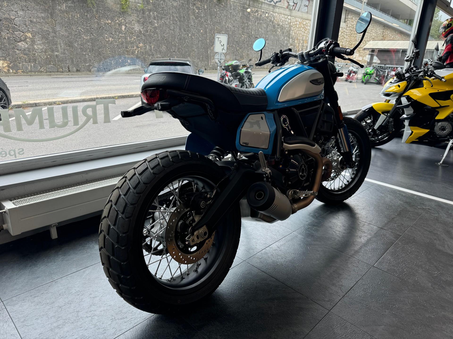 DUCATI Scrambler 803 Icon Dark-showroom-element-2