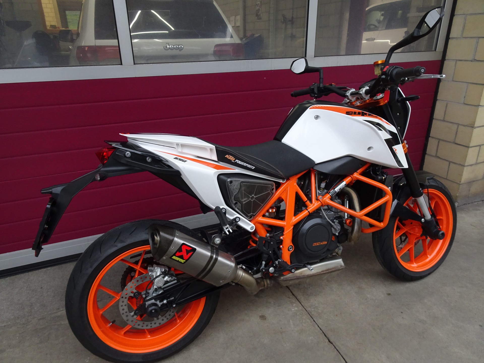 KTM 690 Duke R  ABS-showroom-element-3