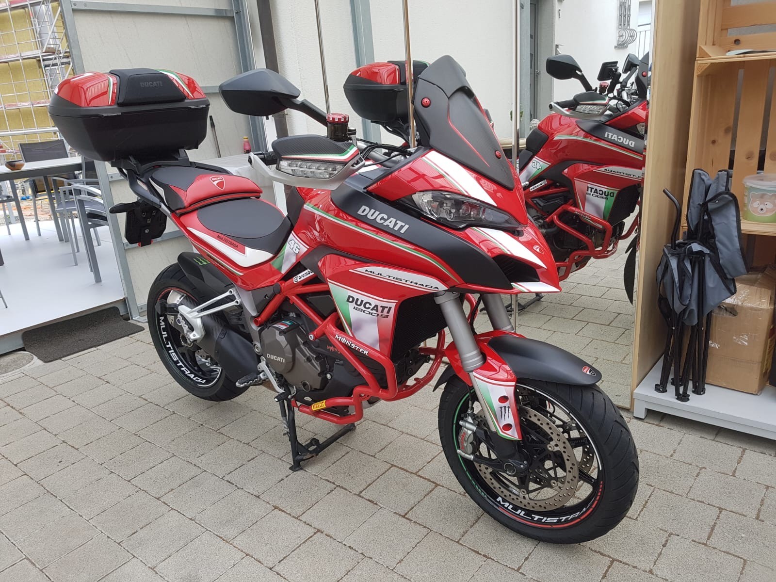 DUCATI Multistrada 1200 S Touring Pack-showroom-element-2
