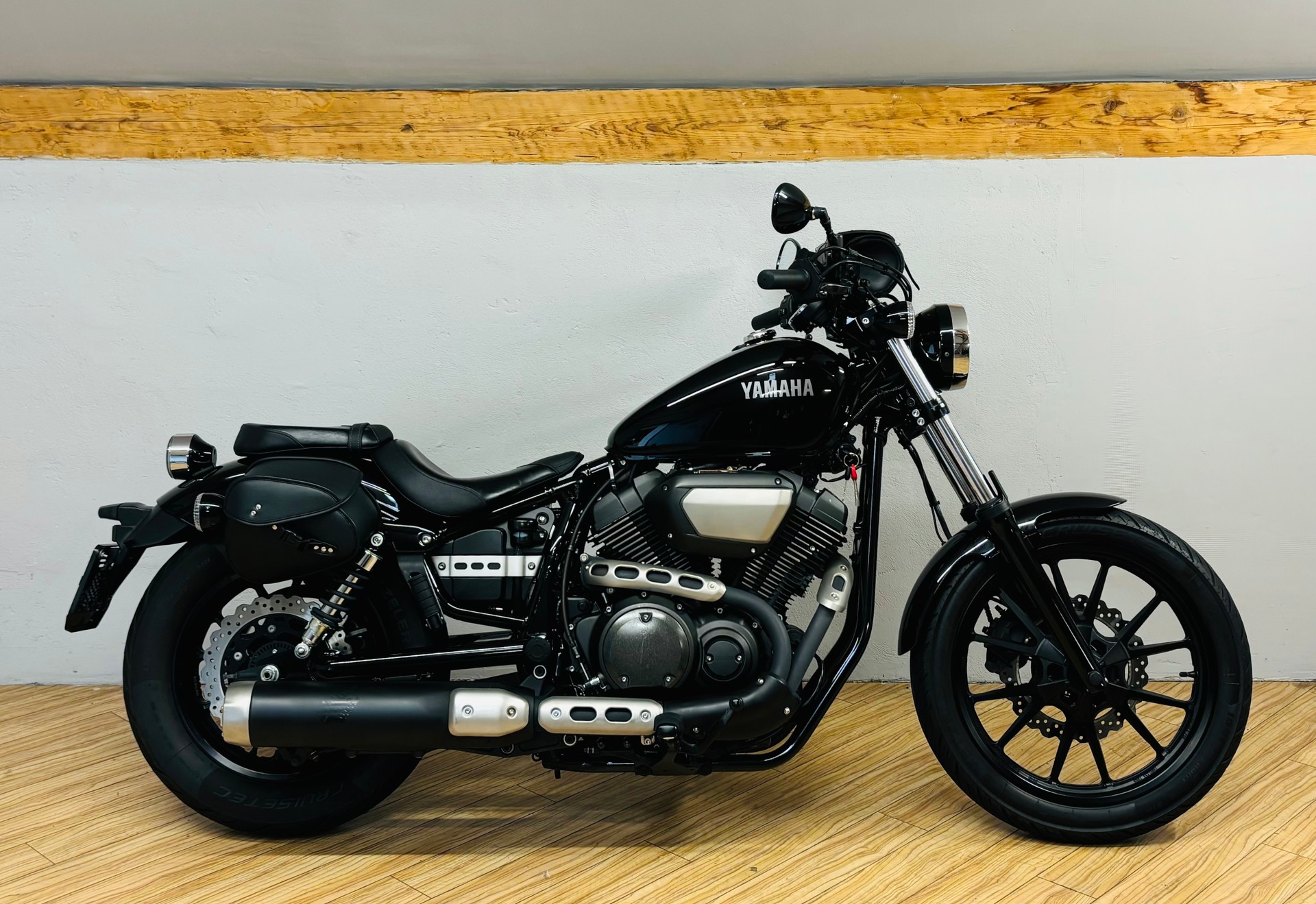 YAMAHA XV 950 ABS-showroom-element-1