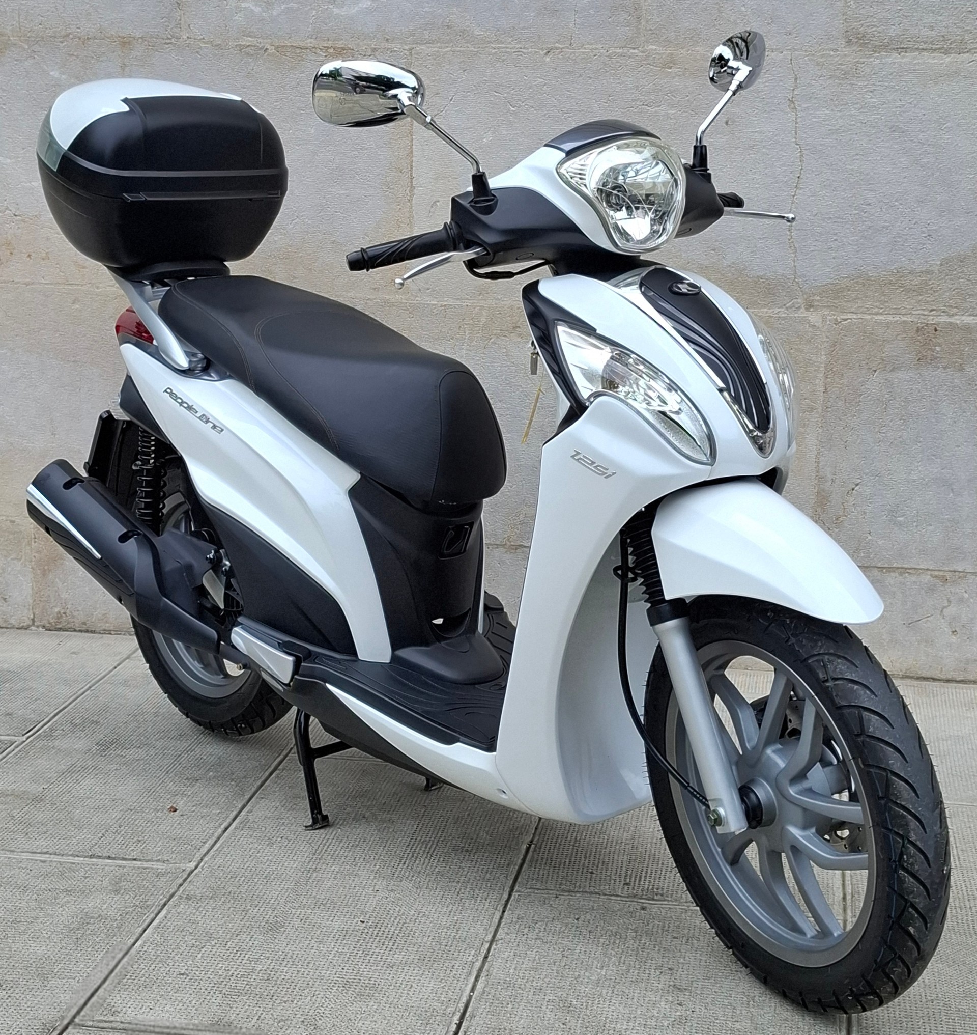 KYMCO People One 125 i-showroom-element-1