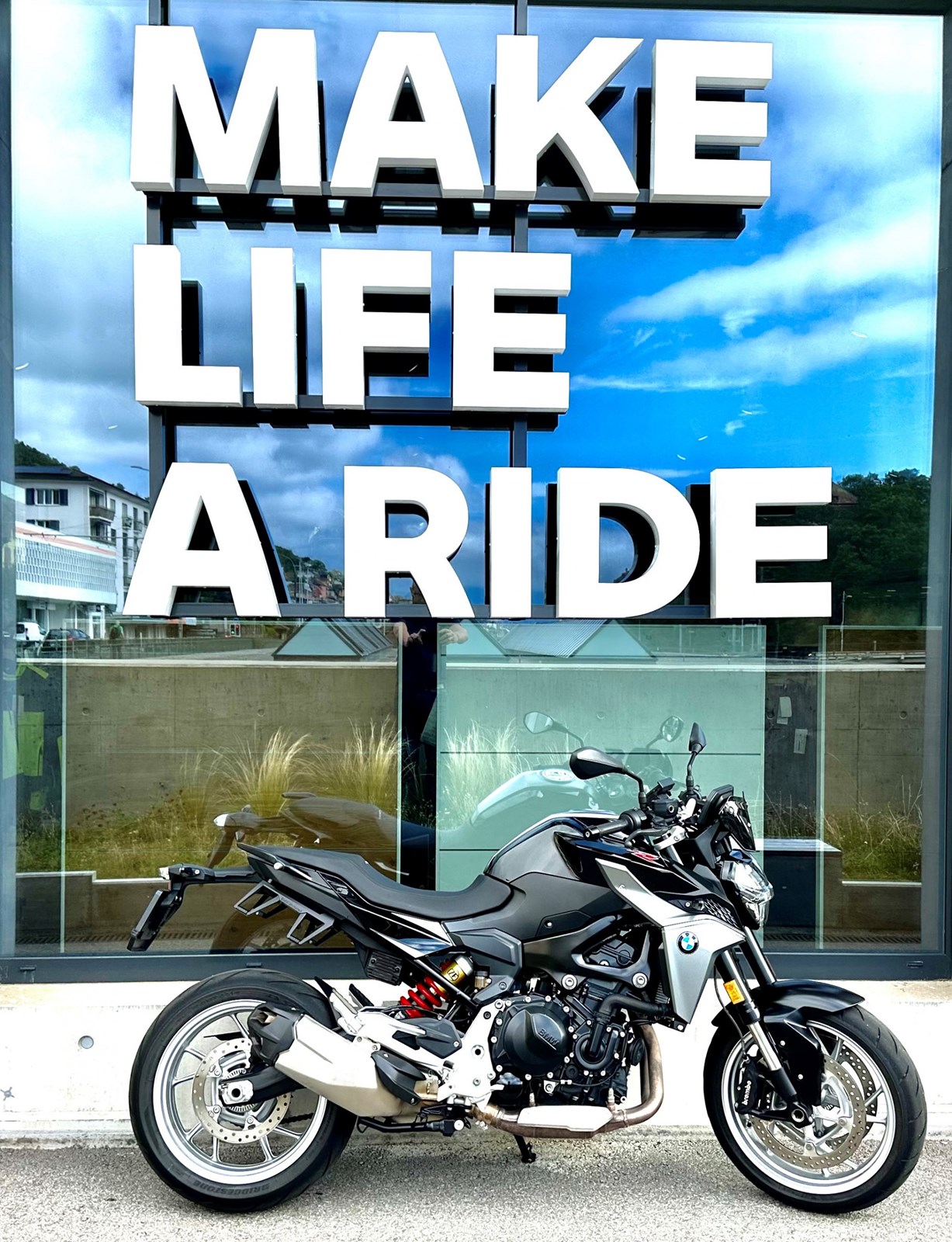 BMW F 900 R-showroom-element-1