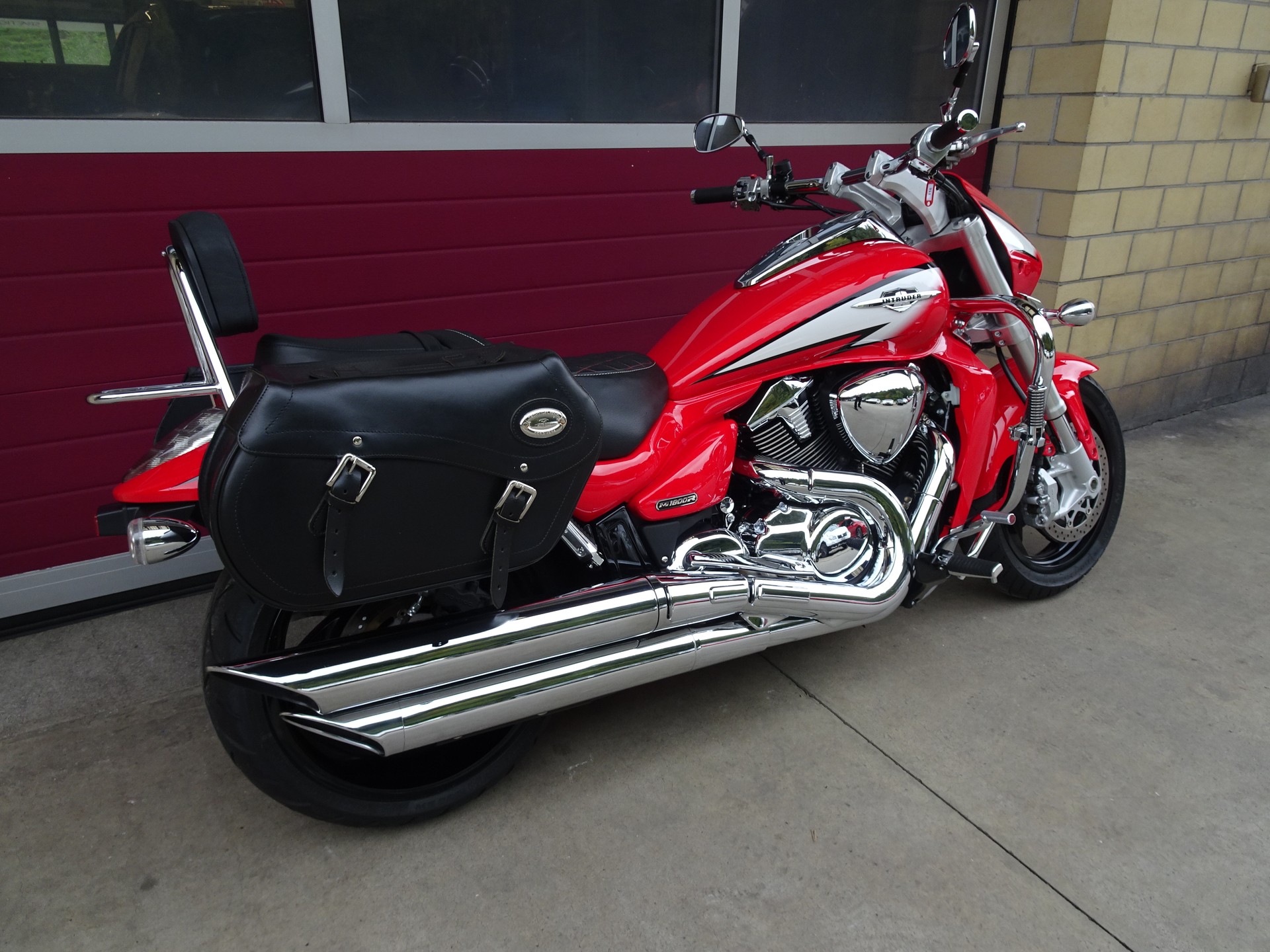 SUZUKI M 1800 R Intruder-showroom-element-3