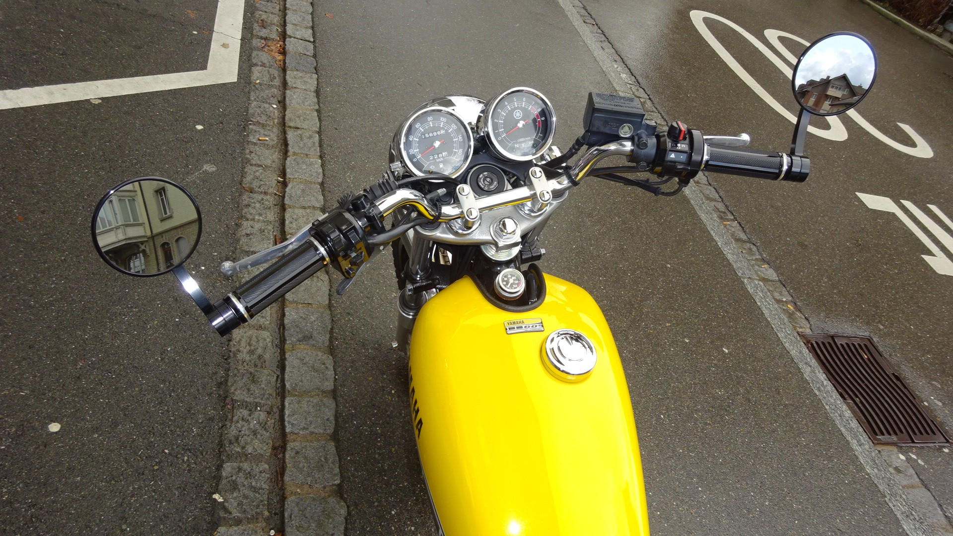 YAMAHA SR 400 60 Anniversary-showroom-element-2