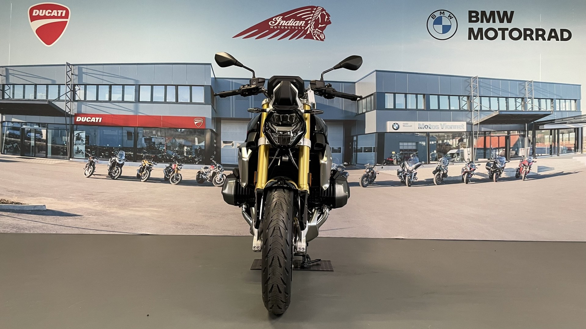 BMW R 1250 R Triple Black-image-1