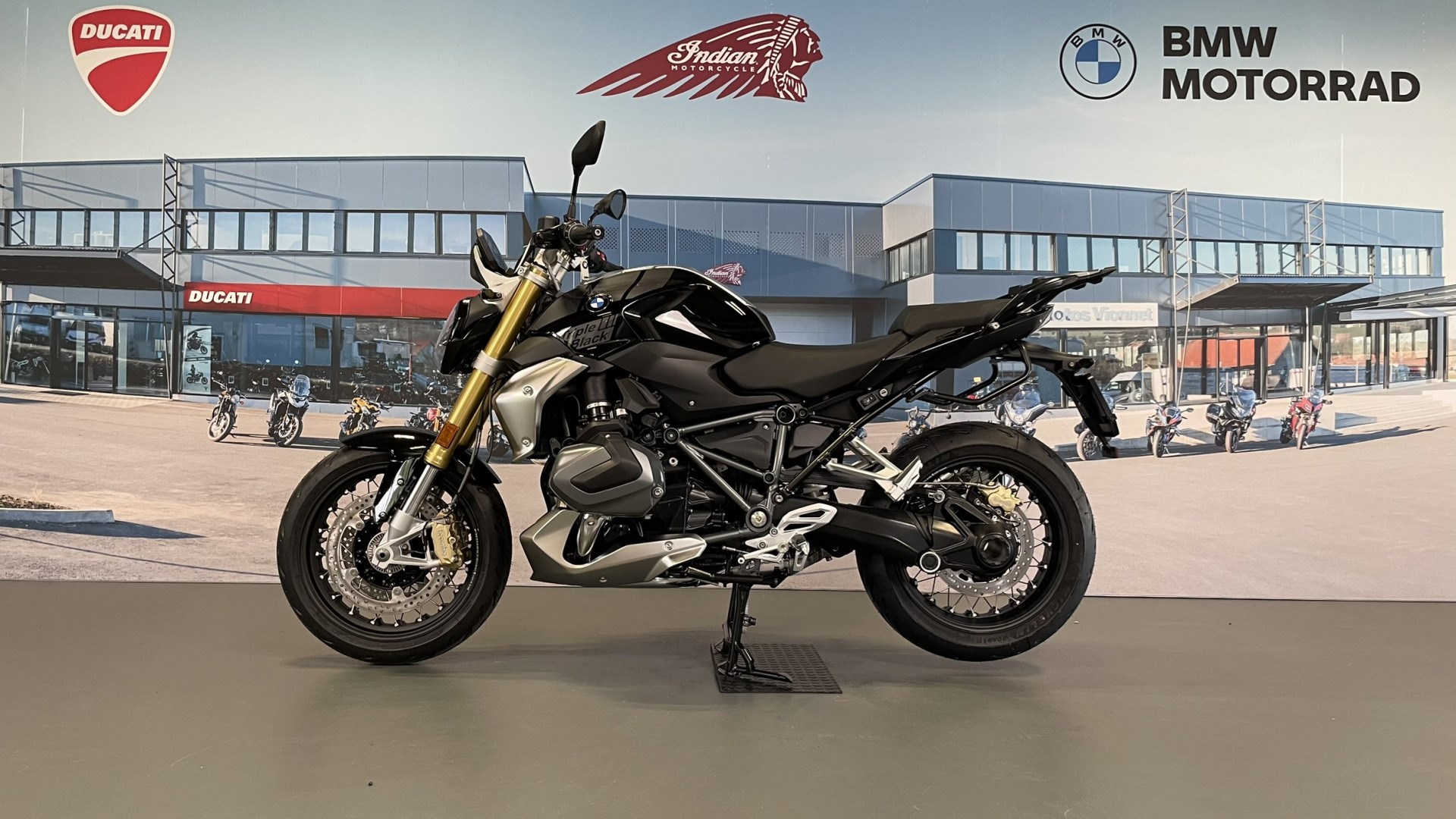 BMW R 1250 R Triple Black-image-3