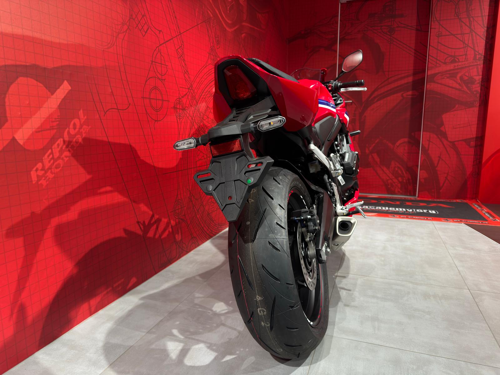 Motorcycle Cbr 650 R Usata Honda Cbr 650 R 2019 Usata MARMITTA