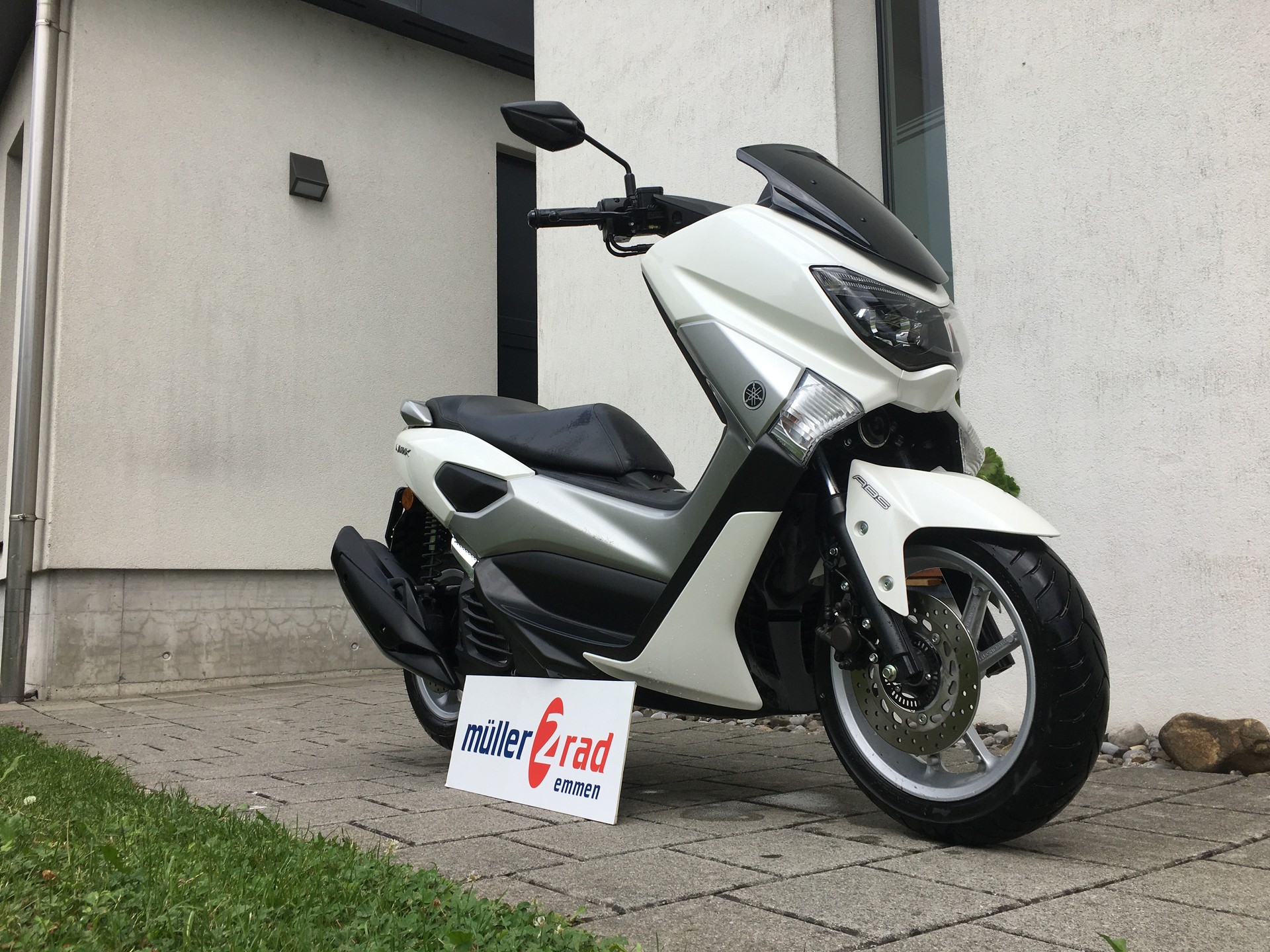 YAMAHA N-Max GPD 125A ABS-showroom-element-1