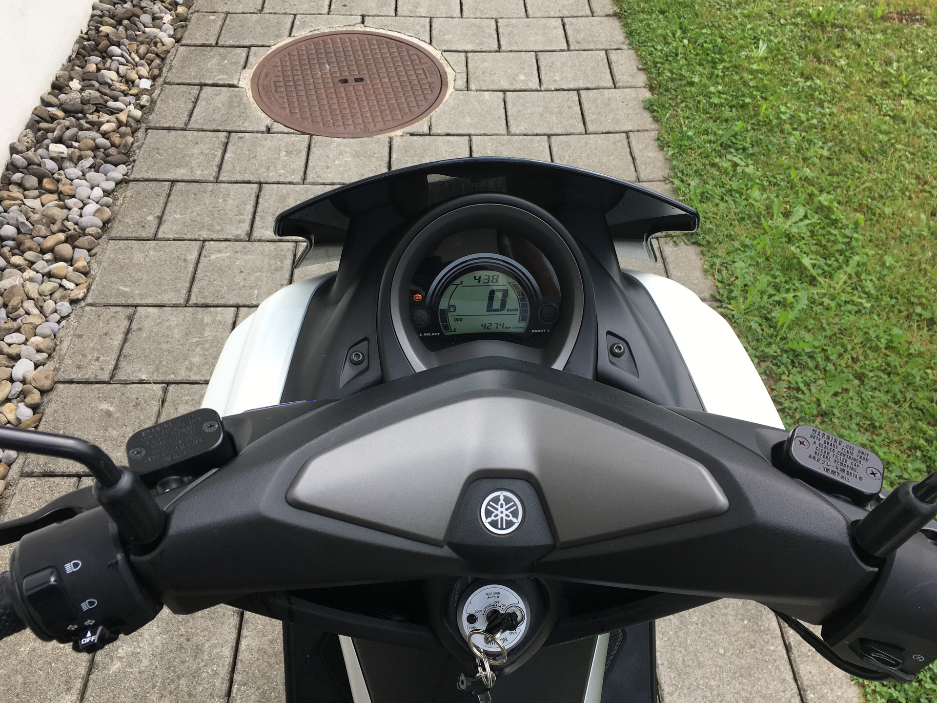 YAMAHA N-Max GPD 125A ABS-showroom-element-3