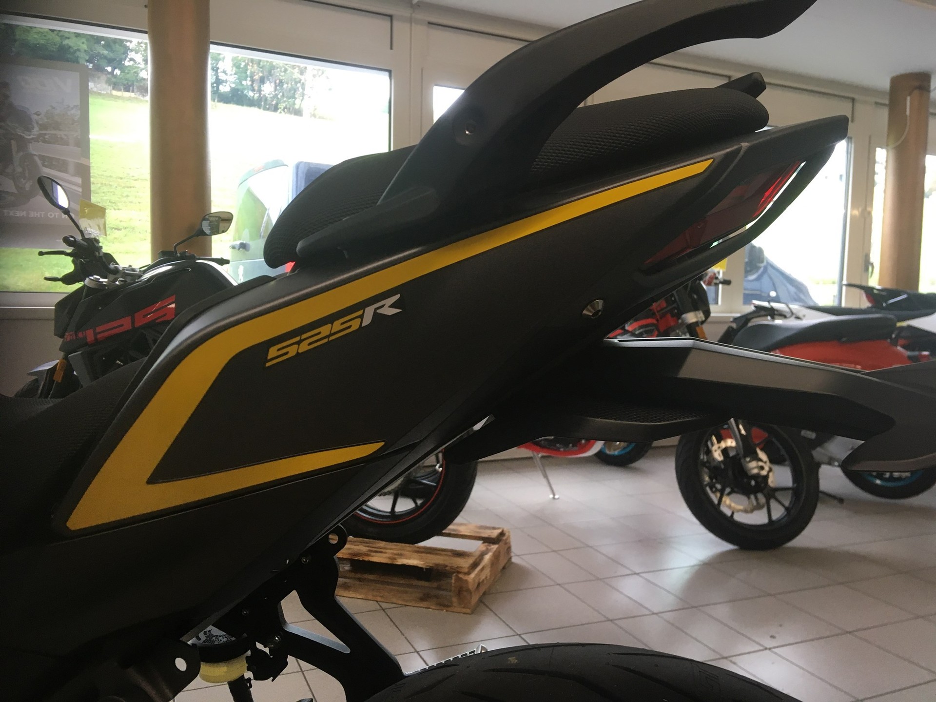 VOGE NAKED 525R ISLER SPEZIAL