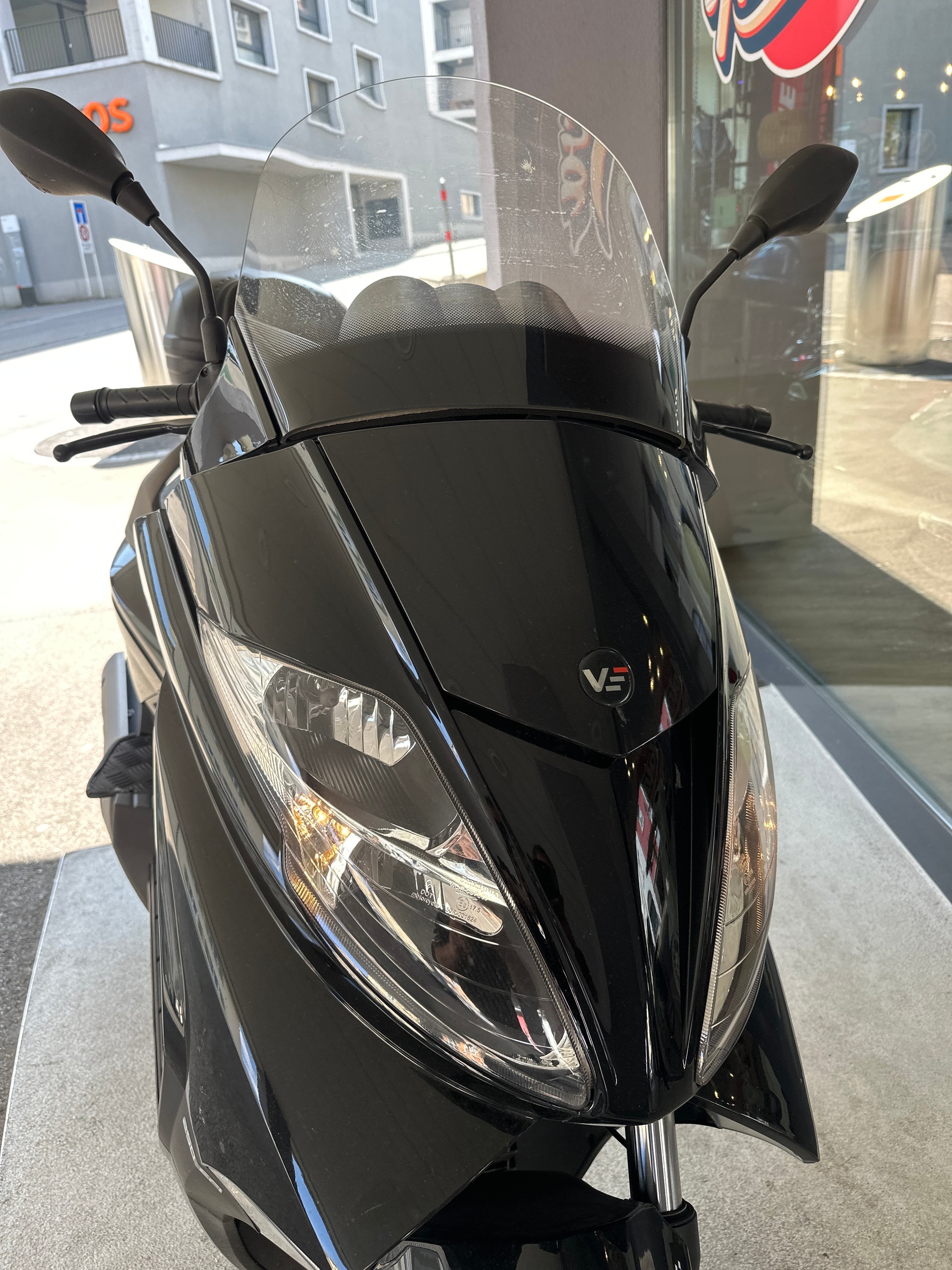 VENGO Silver Blade 250i-showroom-element-3