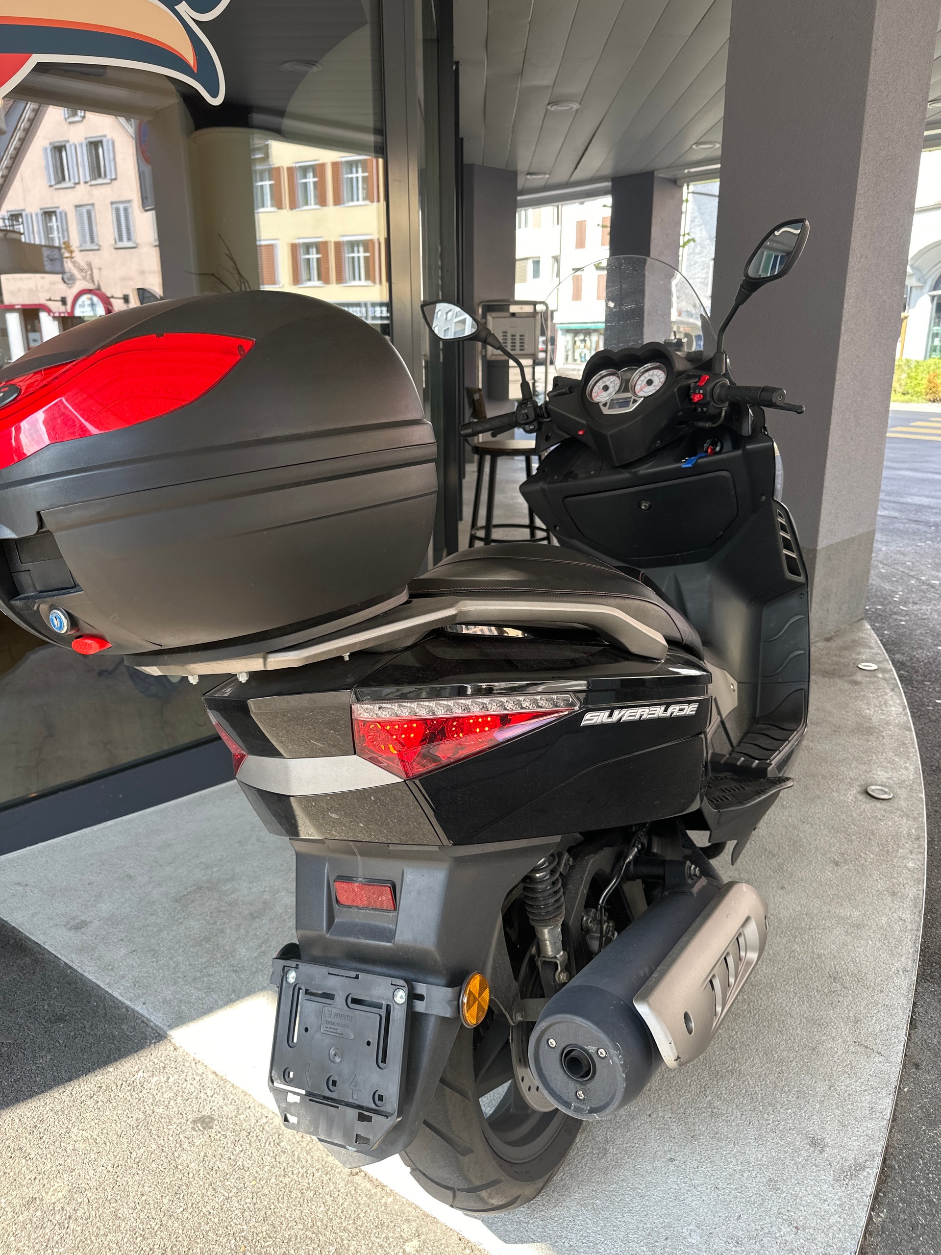 VENGO Silver Blade 250i-showroom-element-1