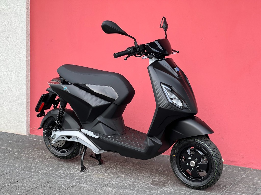 PIAGGIO Piaggio 1 Active 60km/h Full Electric-showroom-element-2