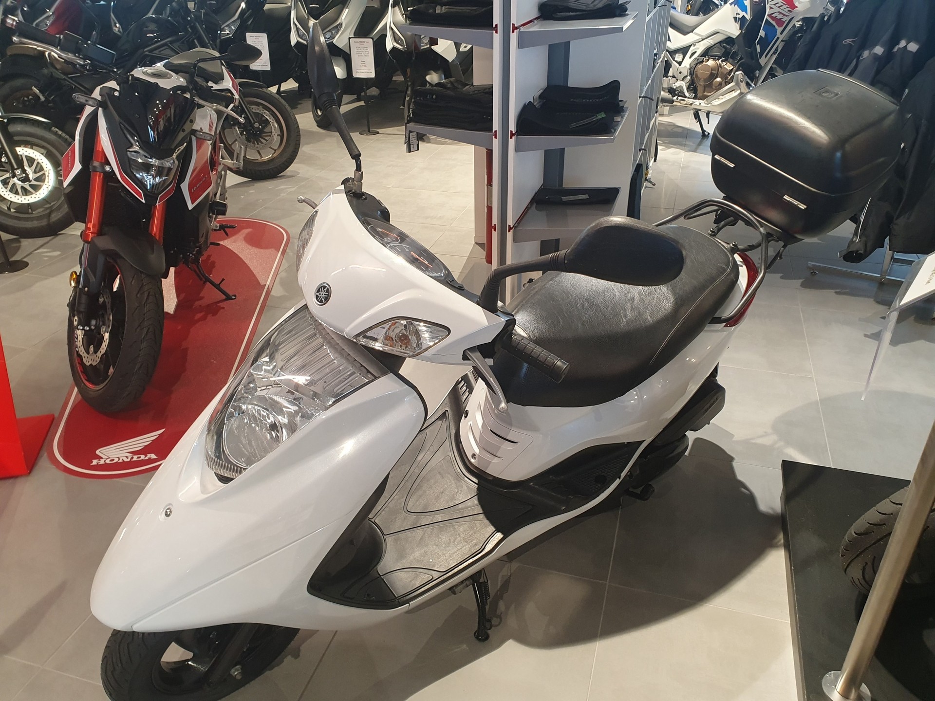 YAMAHA Vity XC 125 E-showroom-element-3