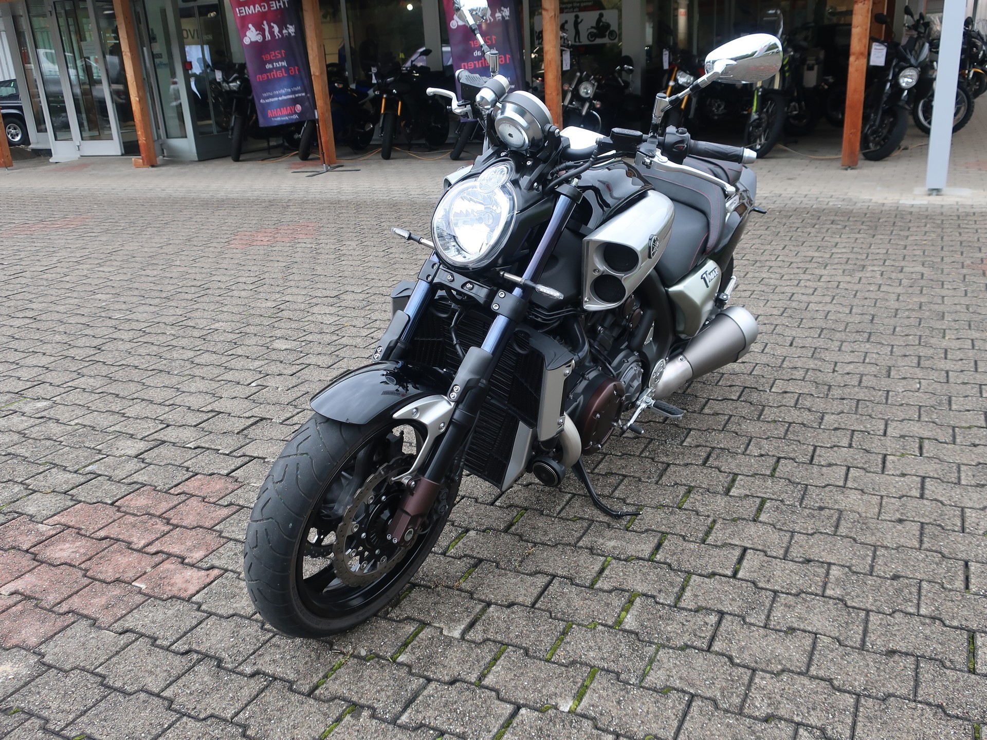 YAMAHA Yamaha Egli V-Max-showroom-element-2