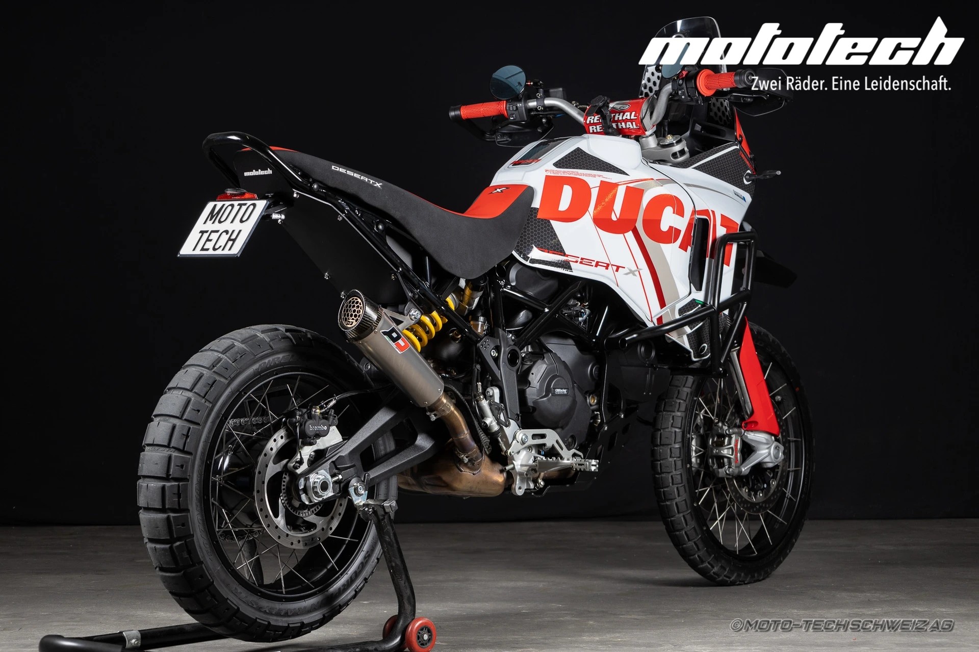 DUCATI Desert X *** GET READY ab 3.90% Leasing ***-showroom-element-2