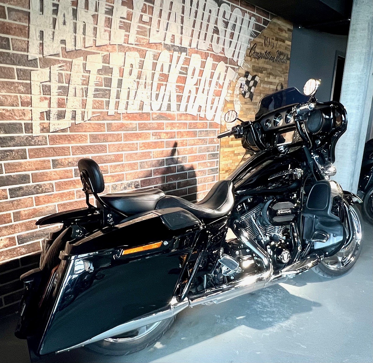 HARLEY-DAVIDSON FLHXSE Street Glide ABS CVO-showroom-element-3