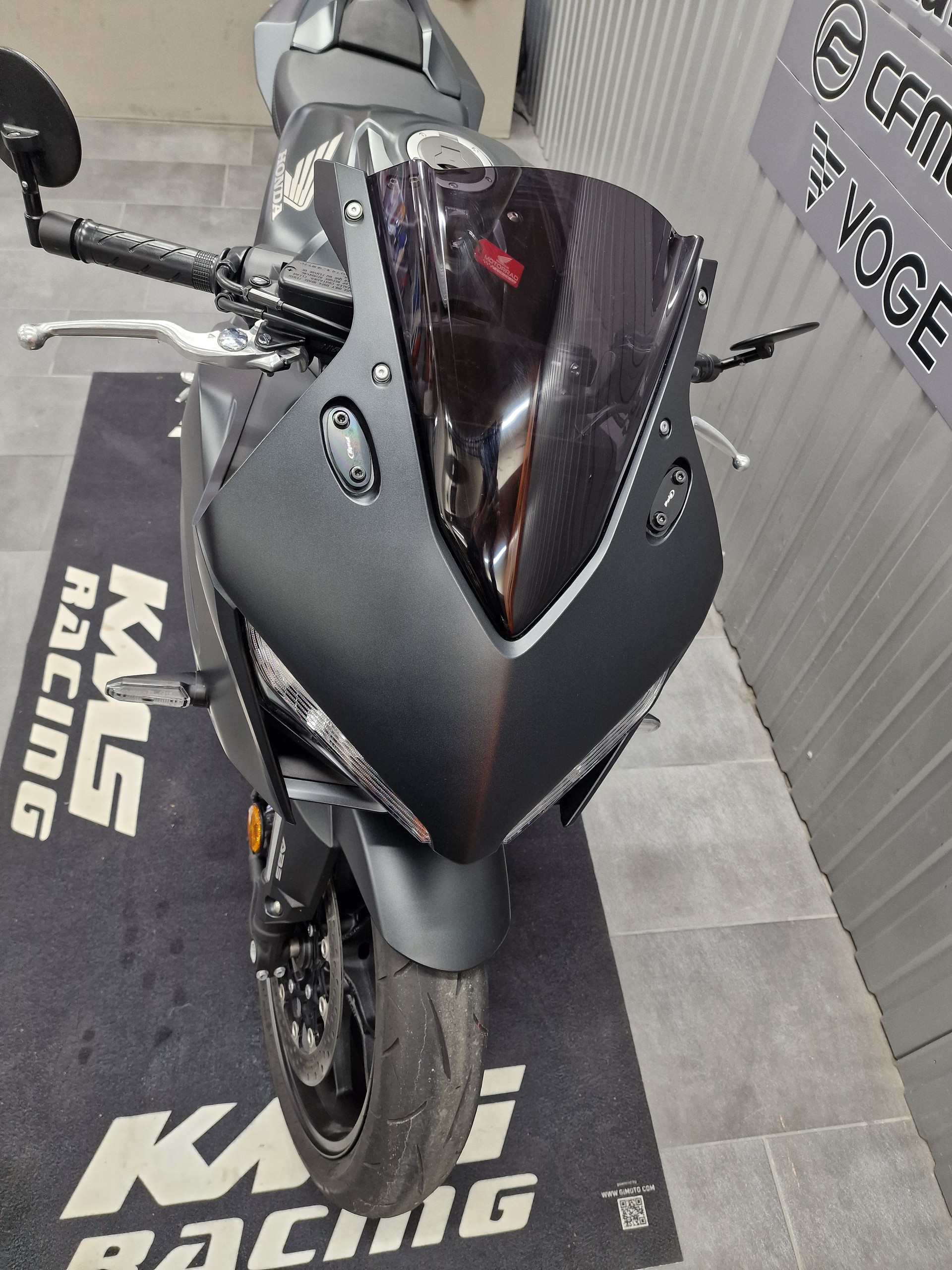 HONDA CBR 650-showroom-element-3