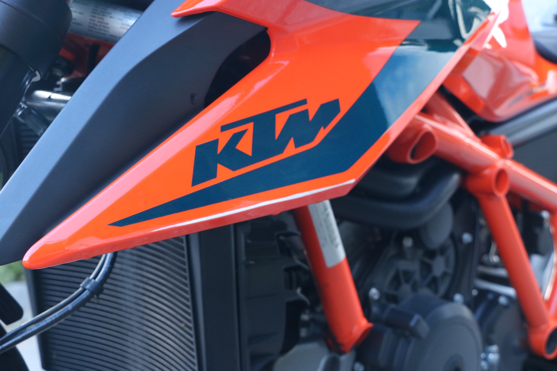 KTM 1290 Super Duke R-image-8
