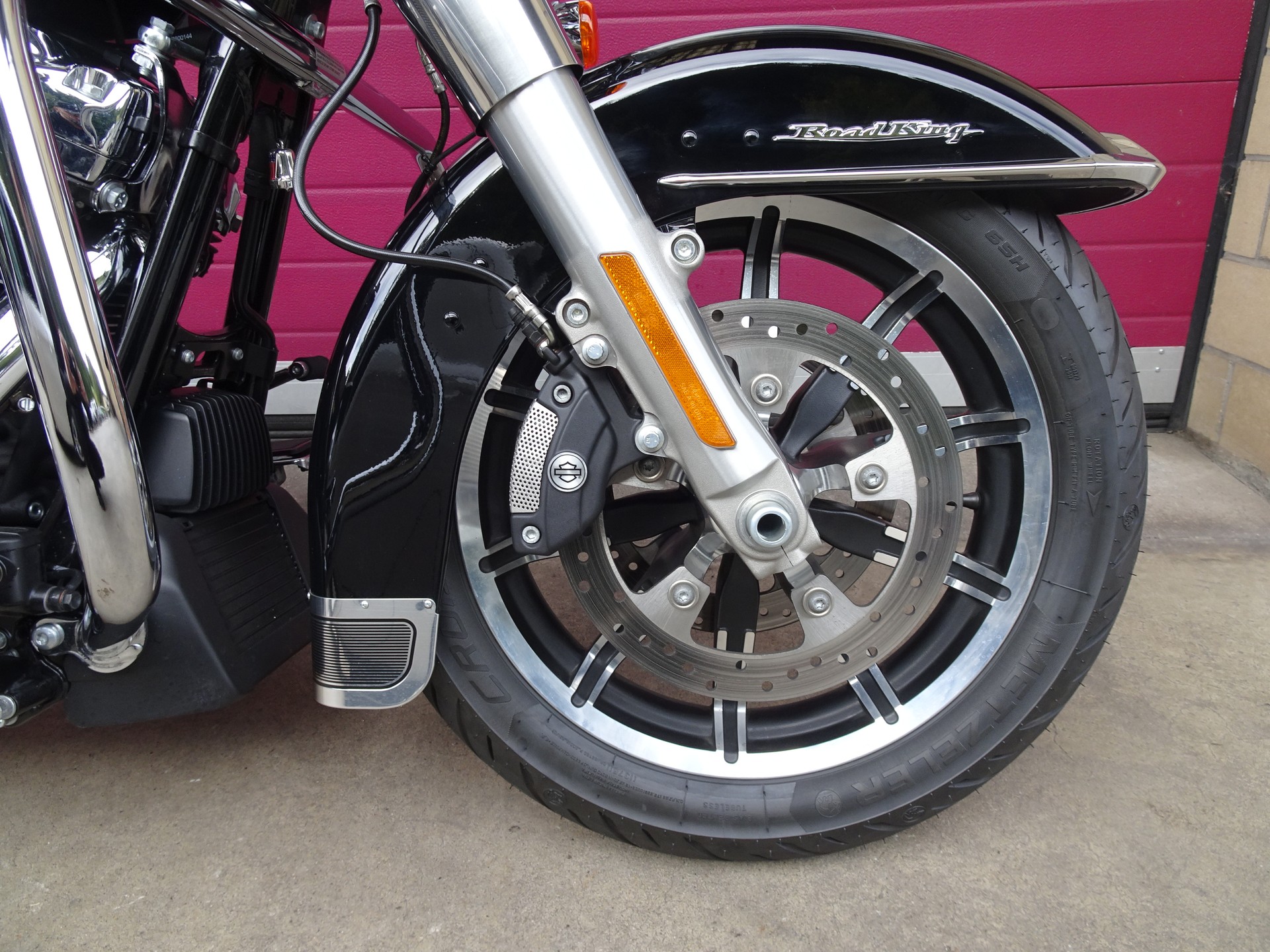 HARLEY-DAVIDSON FLHR Road King 107 ABS-showroom-element-1