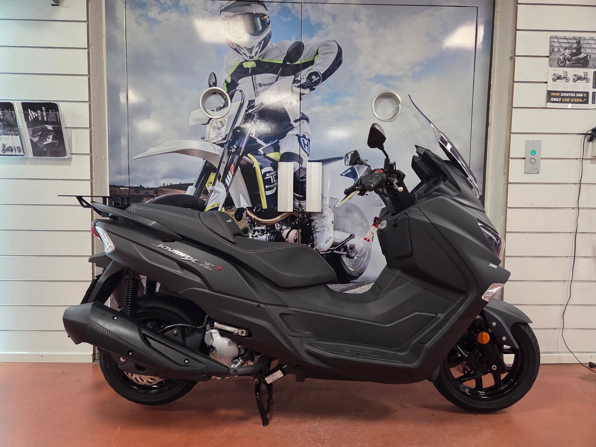 SYM Joymax-Z 300-showroom-element-2