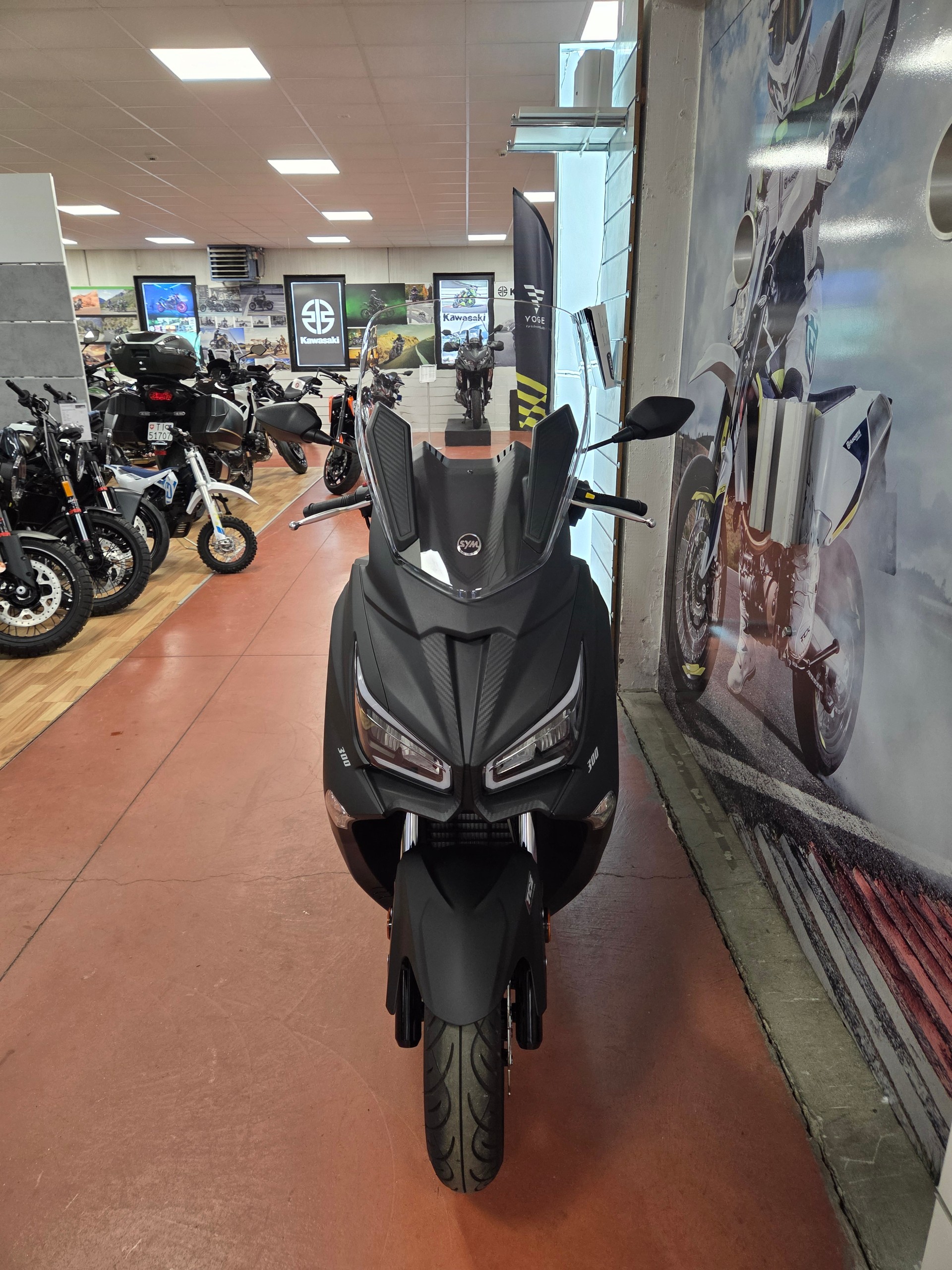 SYM Joymax-Z 300-showroom-element-1