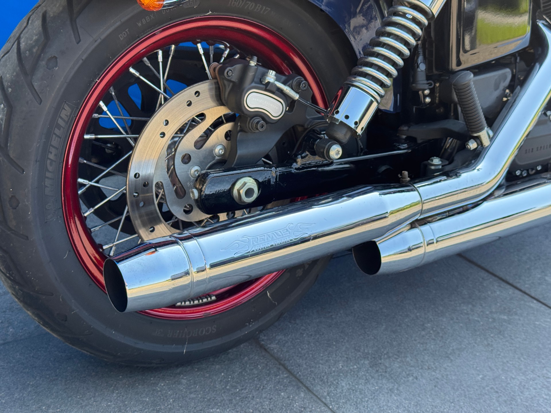HARLEY-DAVIDSON FXDBA Dyna Street Bob 103 ABS-showroom-element-3