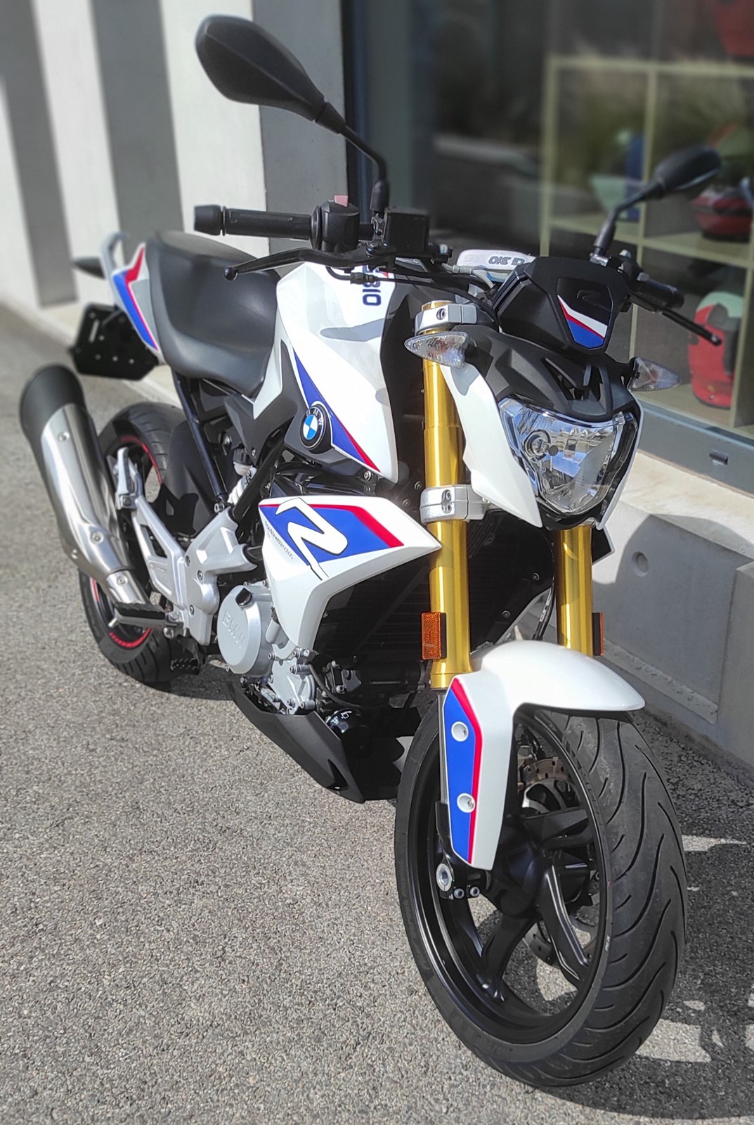 BMW G 310 R-showroom-element-3