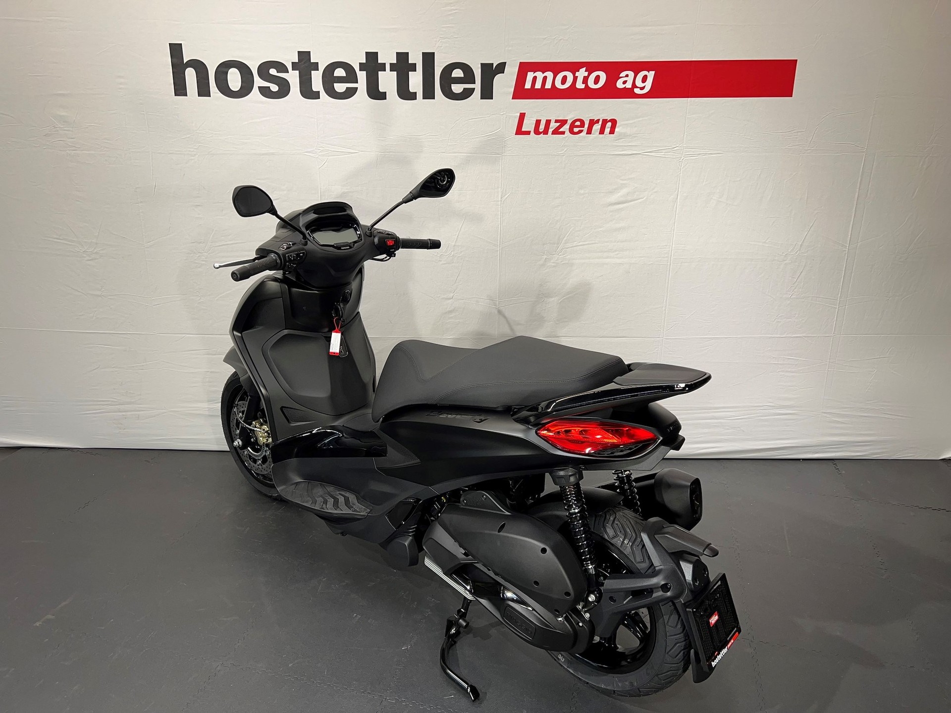 PIAGGIO Beverly 300 i.e. D. Black ABS/ASR-showroom-element-3