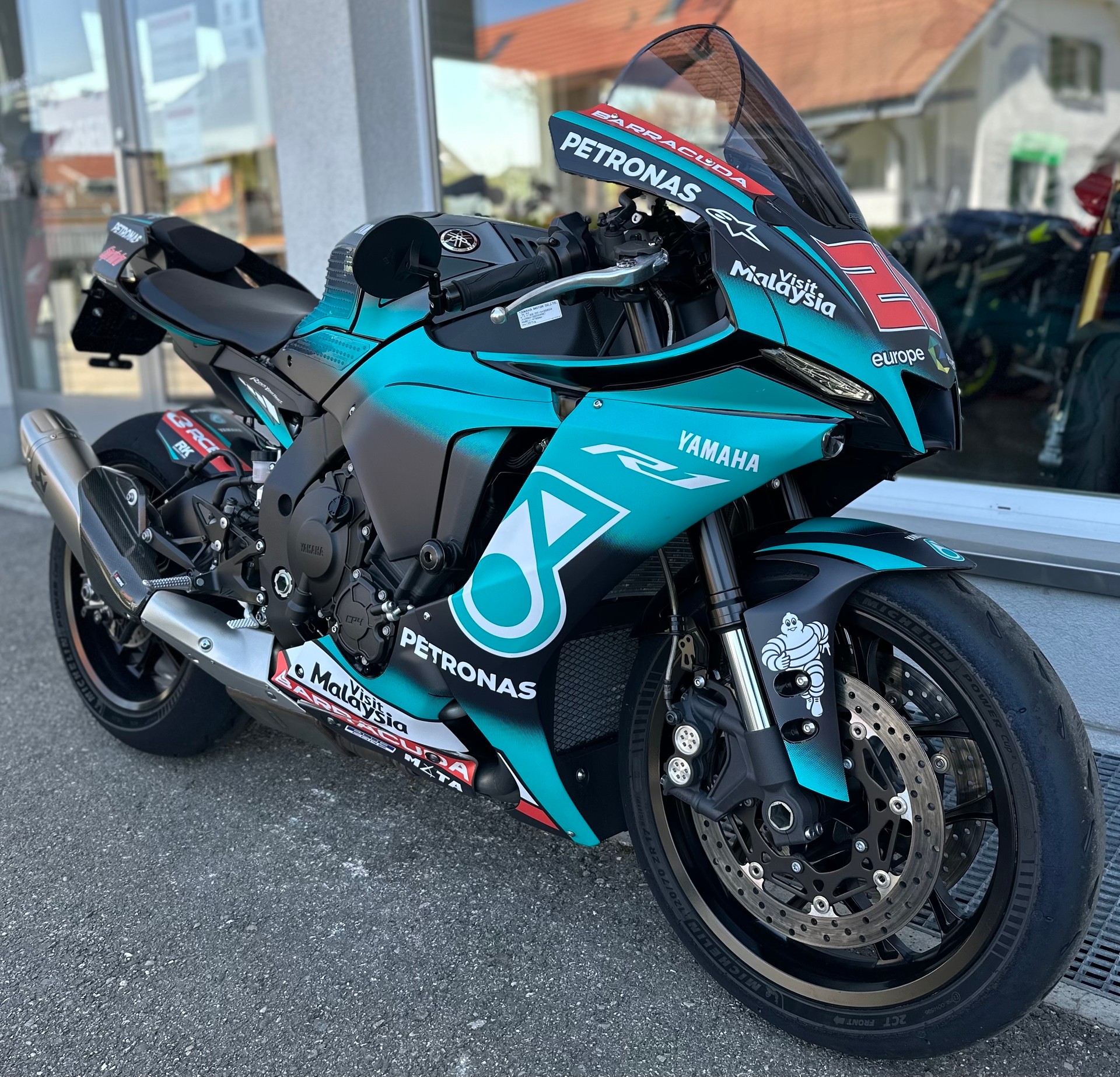YAMAHA YZF-R1 ABS-showroom-element-2