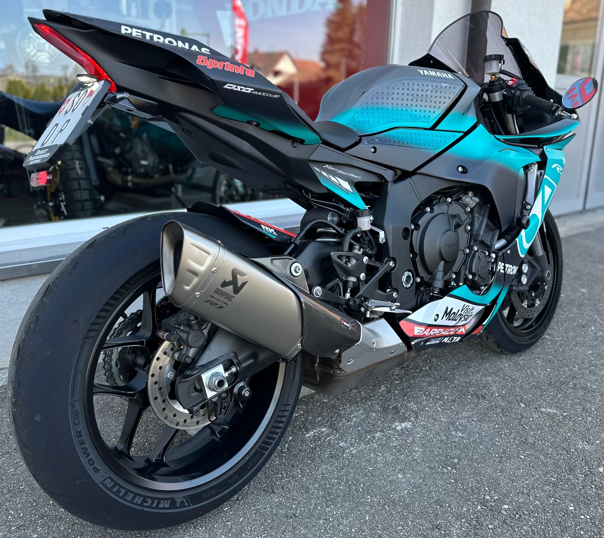 YAMAHA YZF-R1 ABS-showroom-element-3