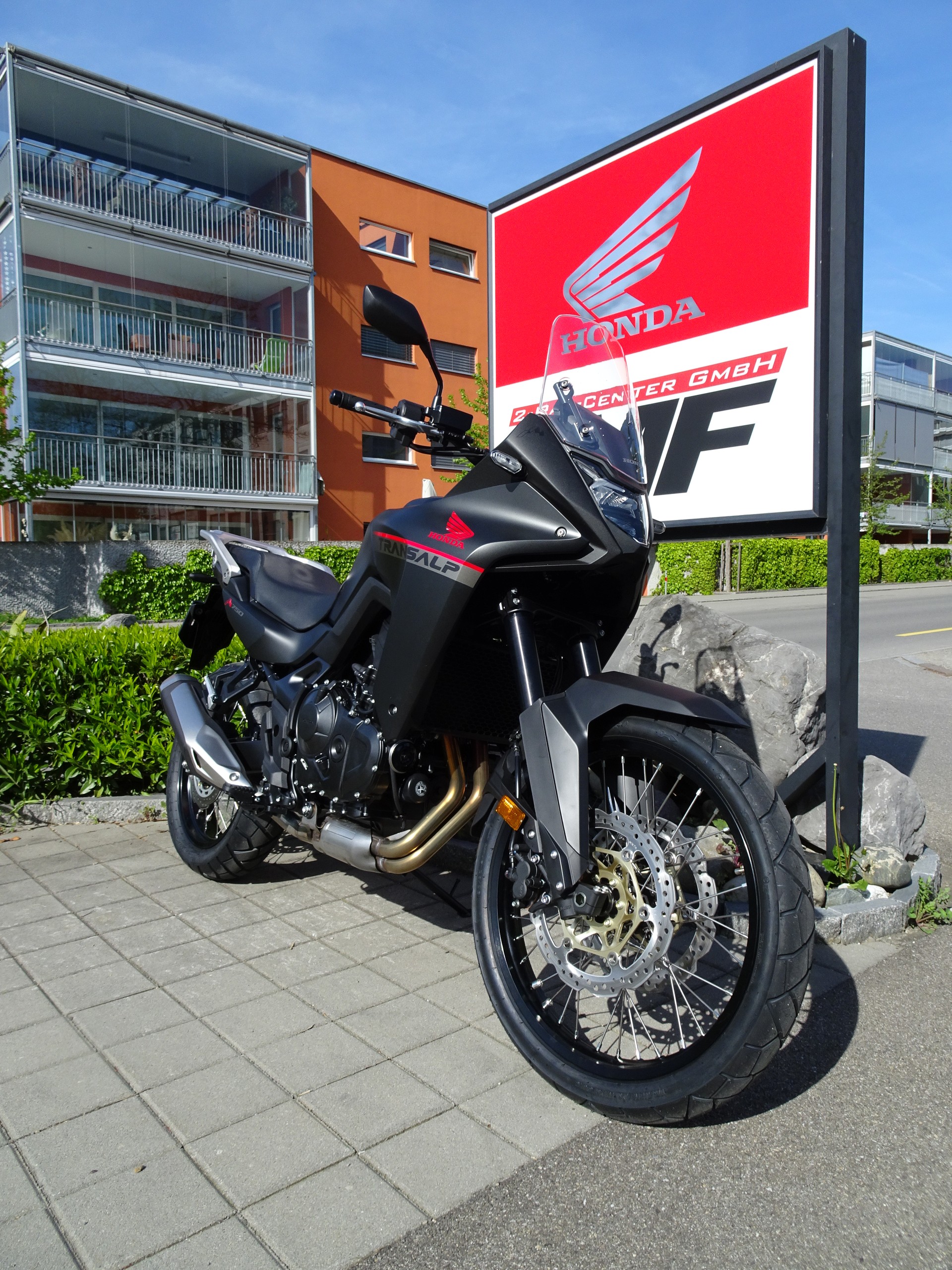 HONDA XL 750 Transalp-image-1
