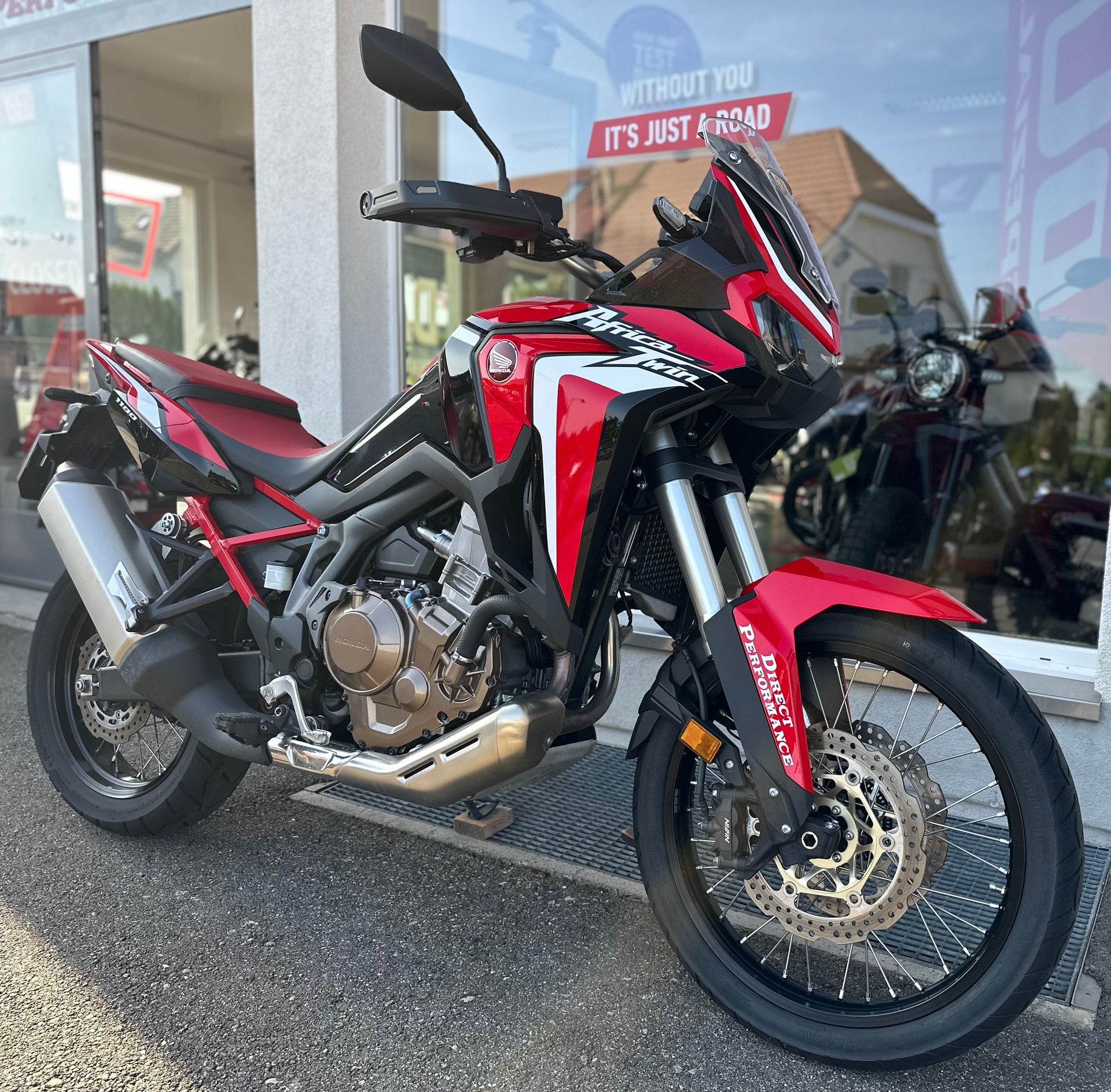 HONDA CRF 1100 Africa Twin-showroom-element-3