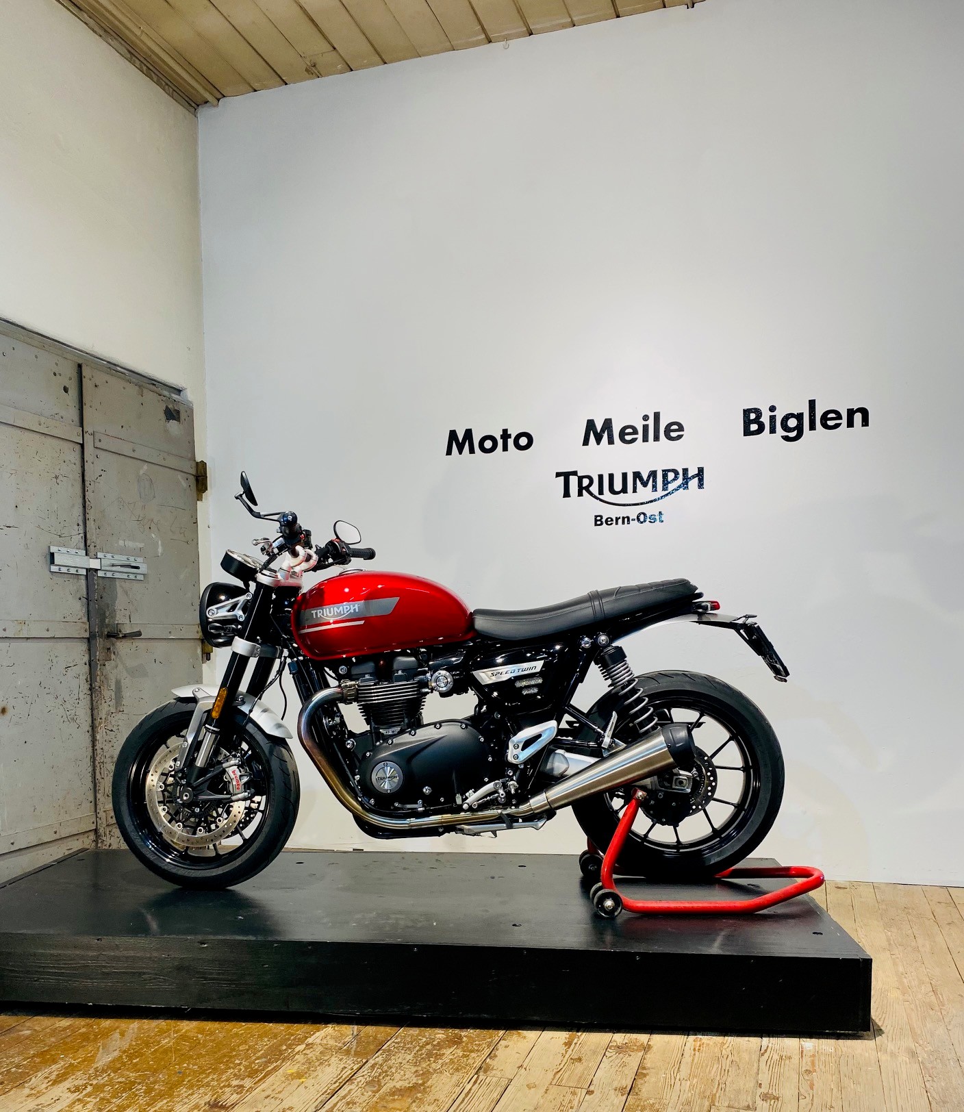 TRIUMPH Speed Twin 1200-showroom-element-1