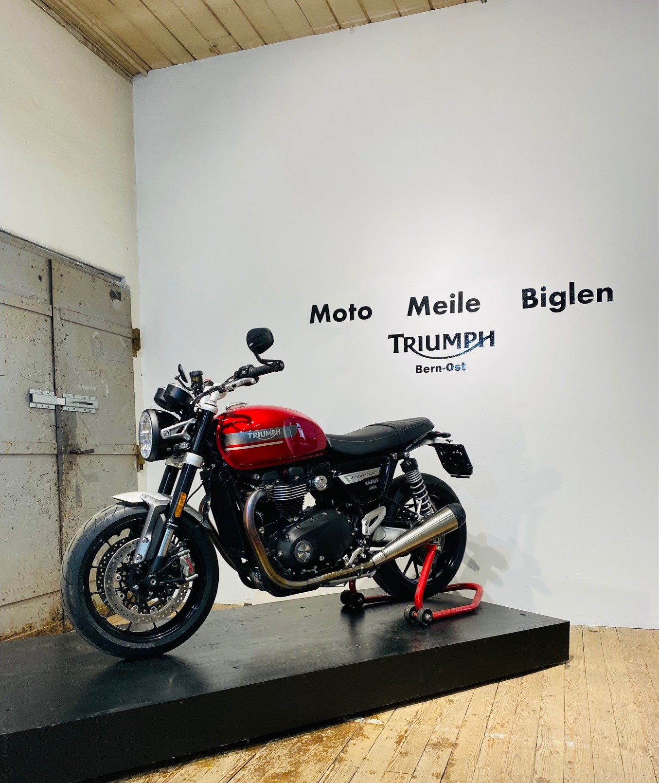 TRIUMPH Speed Twin 1200-showroom-element-3