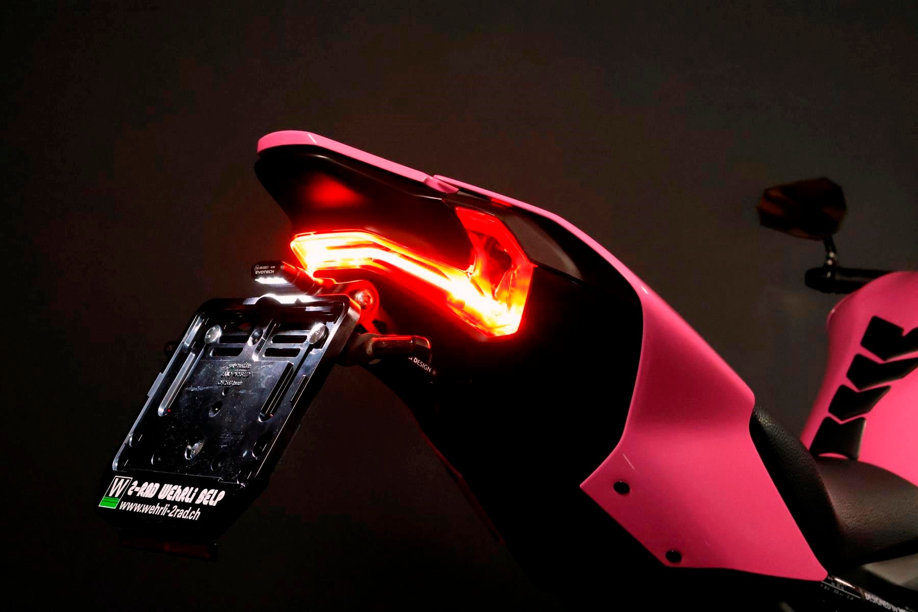 KAWASAKI KAWASAKI Z 900 (91/70/35 KW) *Barbie Edition* Level 3-image-8