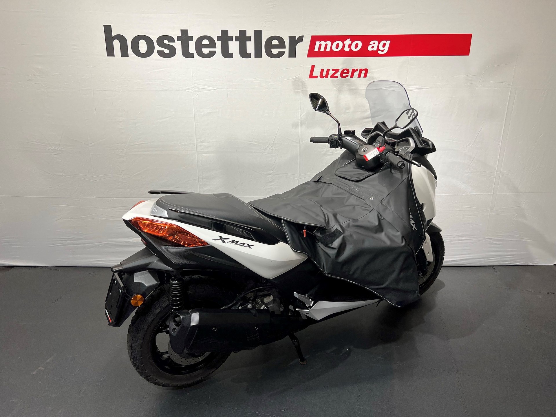 YAMAHA X-MAX-showroom-element-2