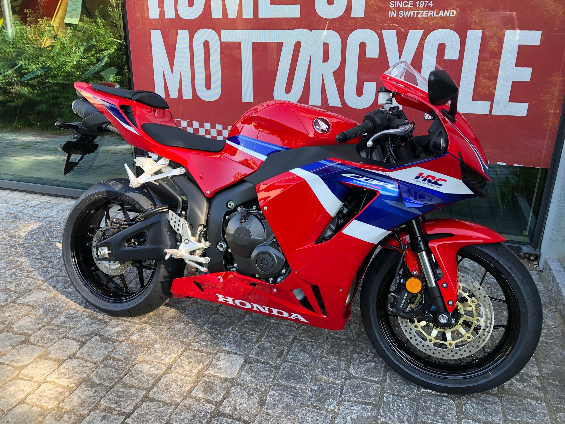 HONDA CBR 600 RR-showroom-element-2