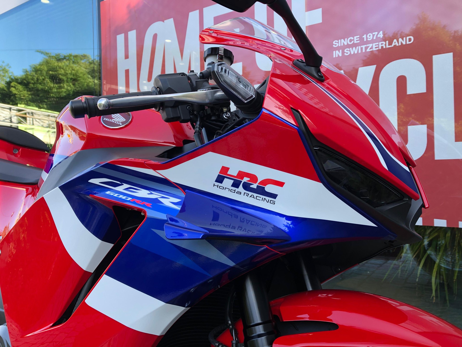 HONDA CBR 600 RR-showroom-element-1