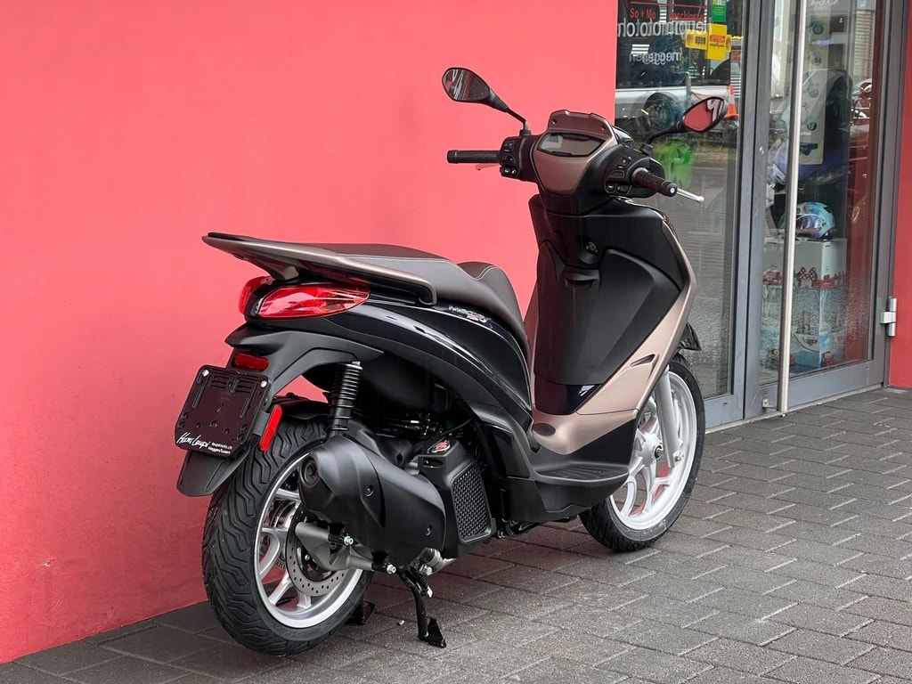 PIAGGIO Medley 125-showroom-element-2