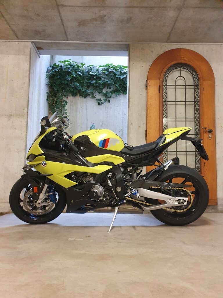 BMW M 1000 RR
