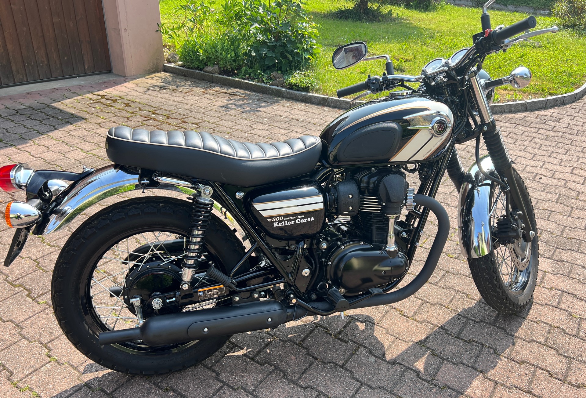 KAWASAKI W 800 Special Edition-image-1