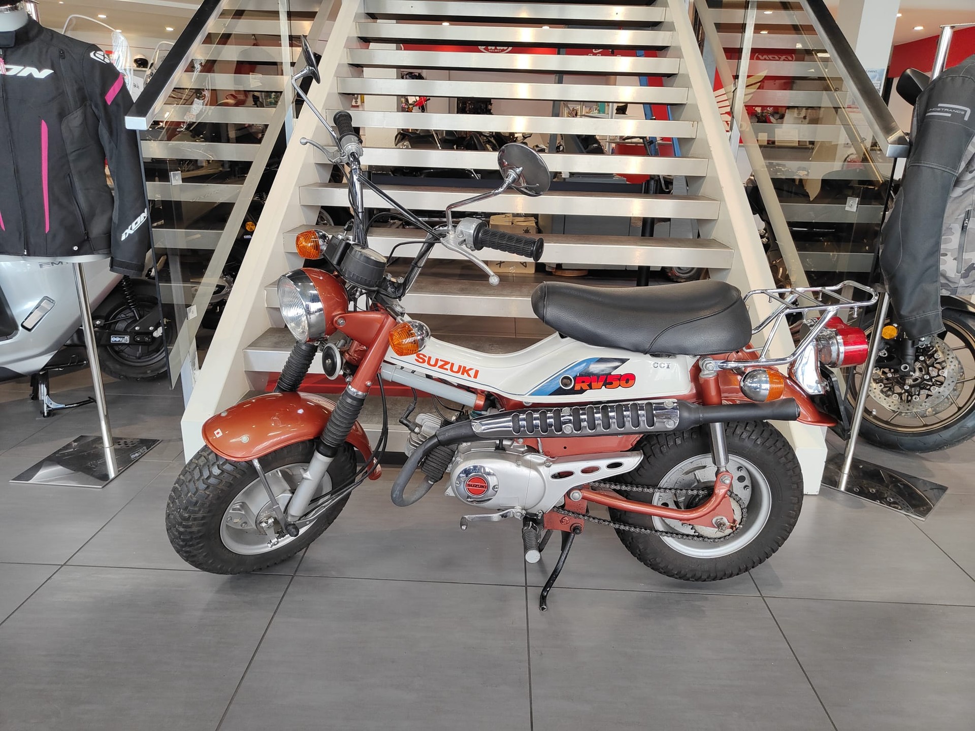 SUZUKI RV 50