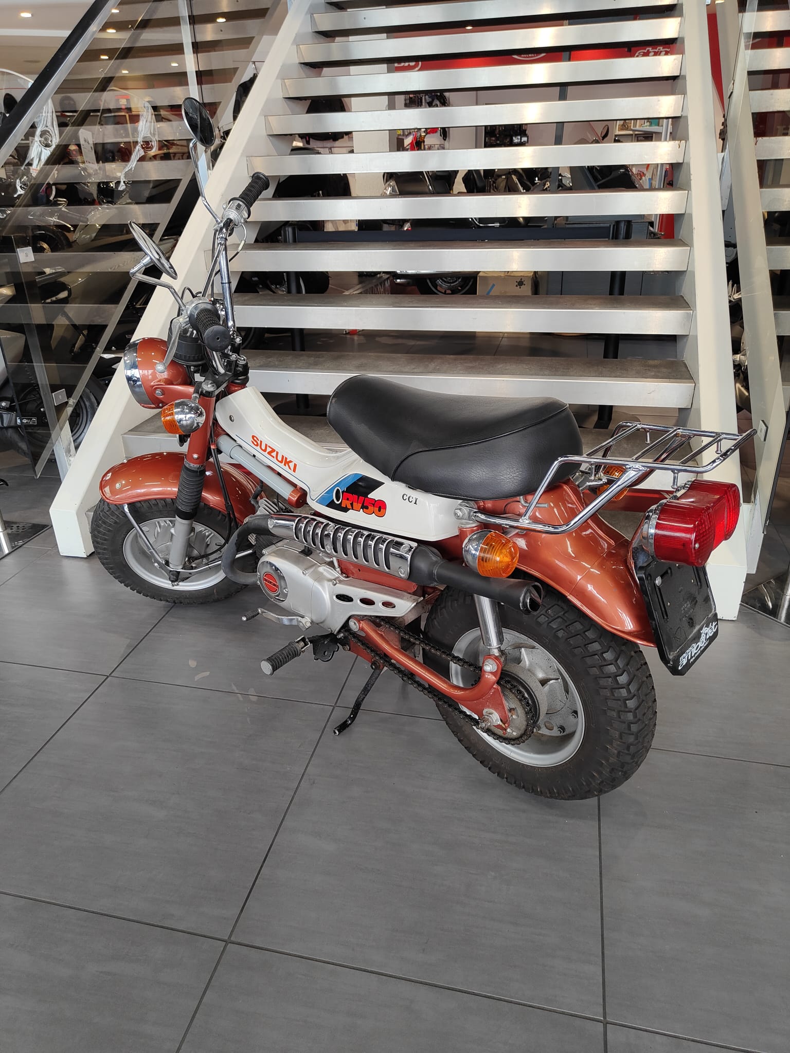 SUZUKI RV 50-showroom-element-2