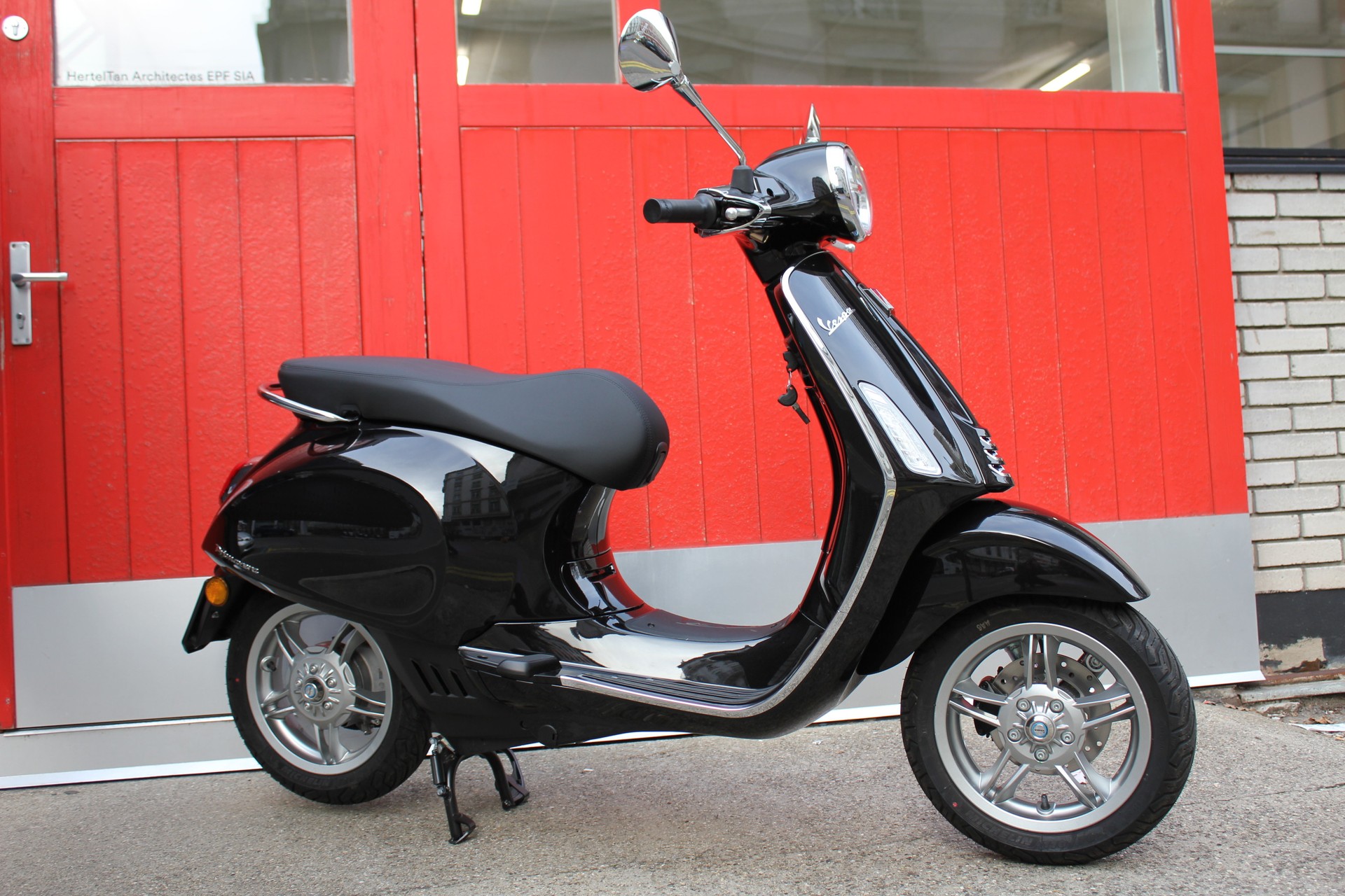 PIAGGIO Vespa Elettrica L1 45km/h Full Electric-showroom-element-1