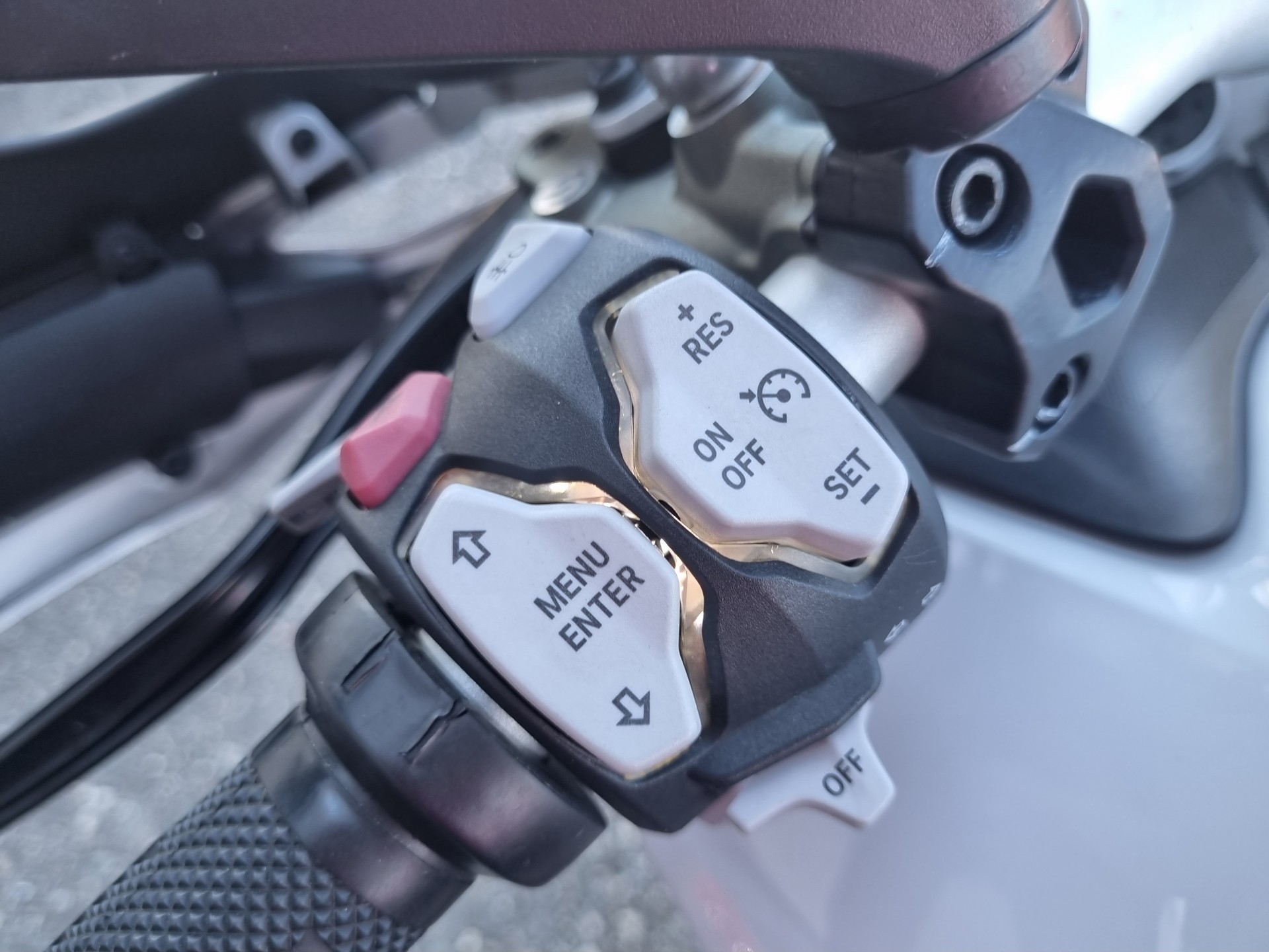 DUCATI Multistrada 1200 S-image-8