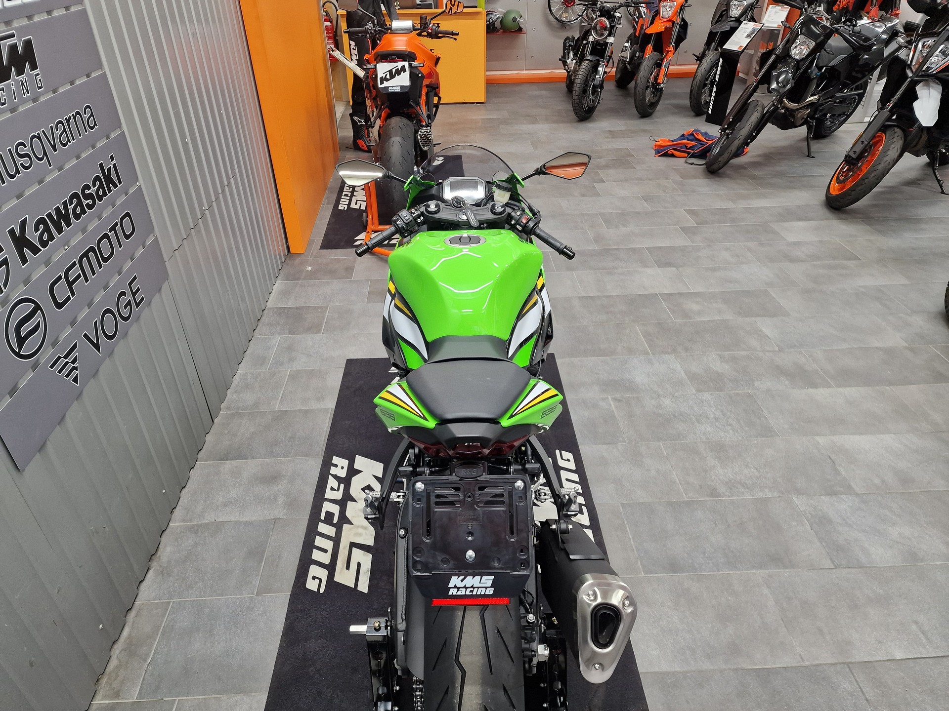 KAWASAKI Ninja ZX-6R-showroom-element-3