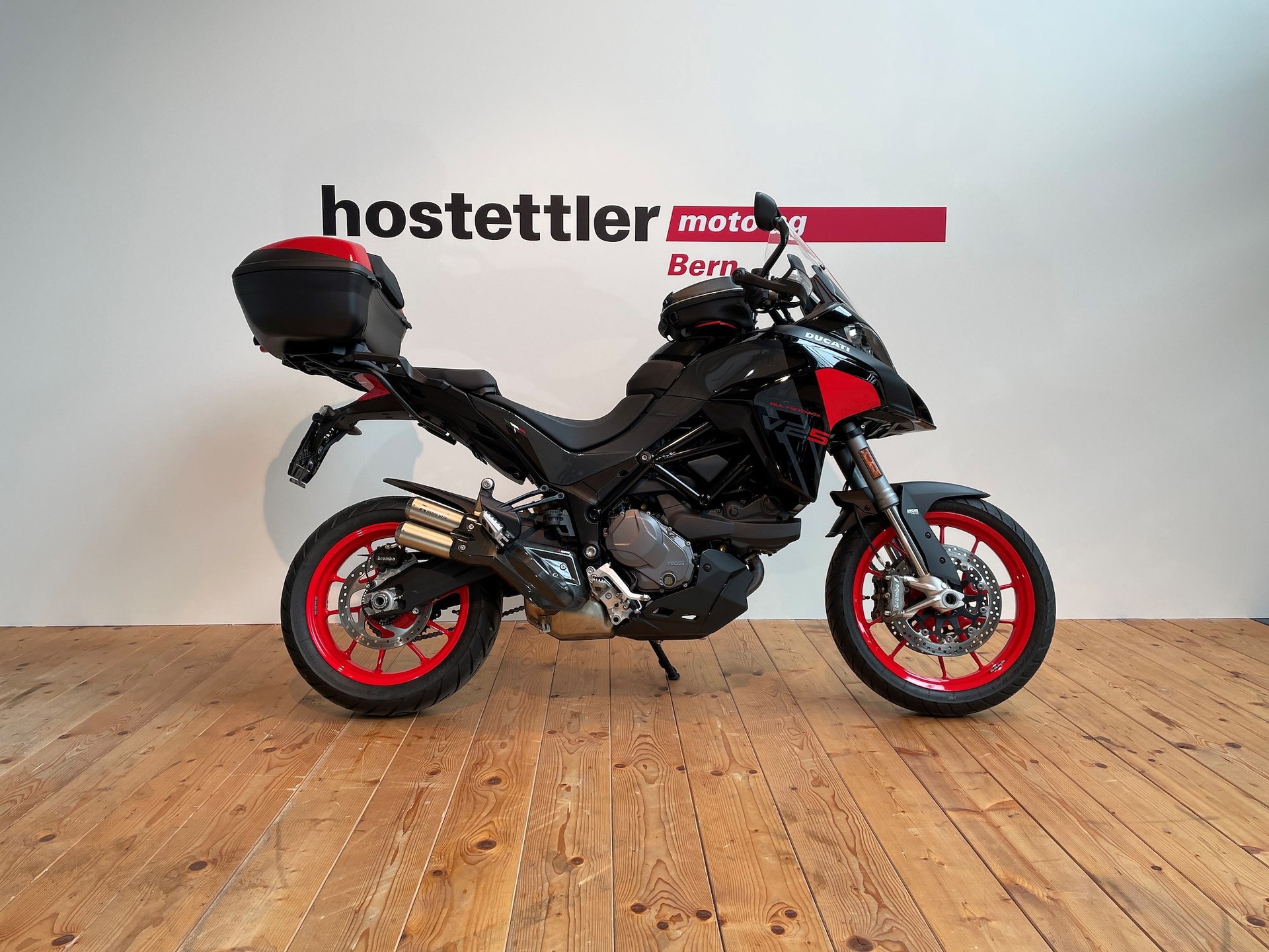 DUCATI Multistrada V2 S-showroom-element-1